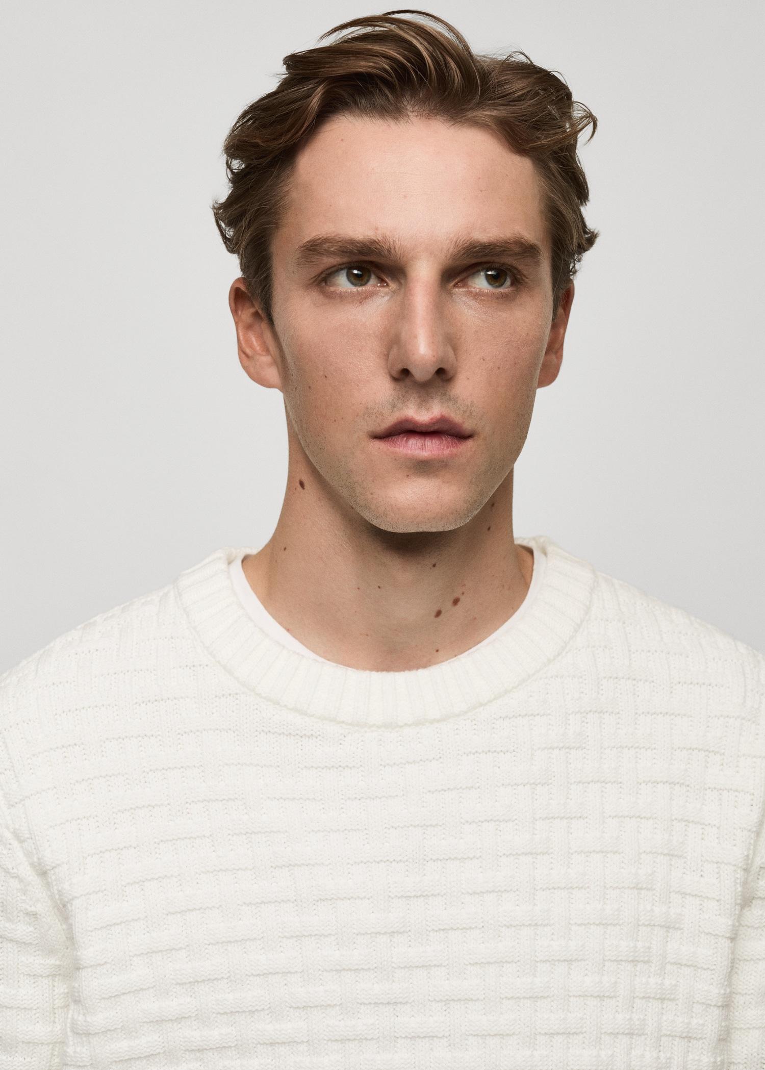Crossed knit sweater - Men | MANGO USA Product Image