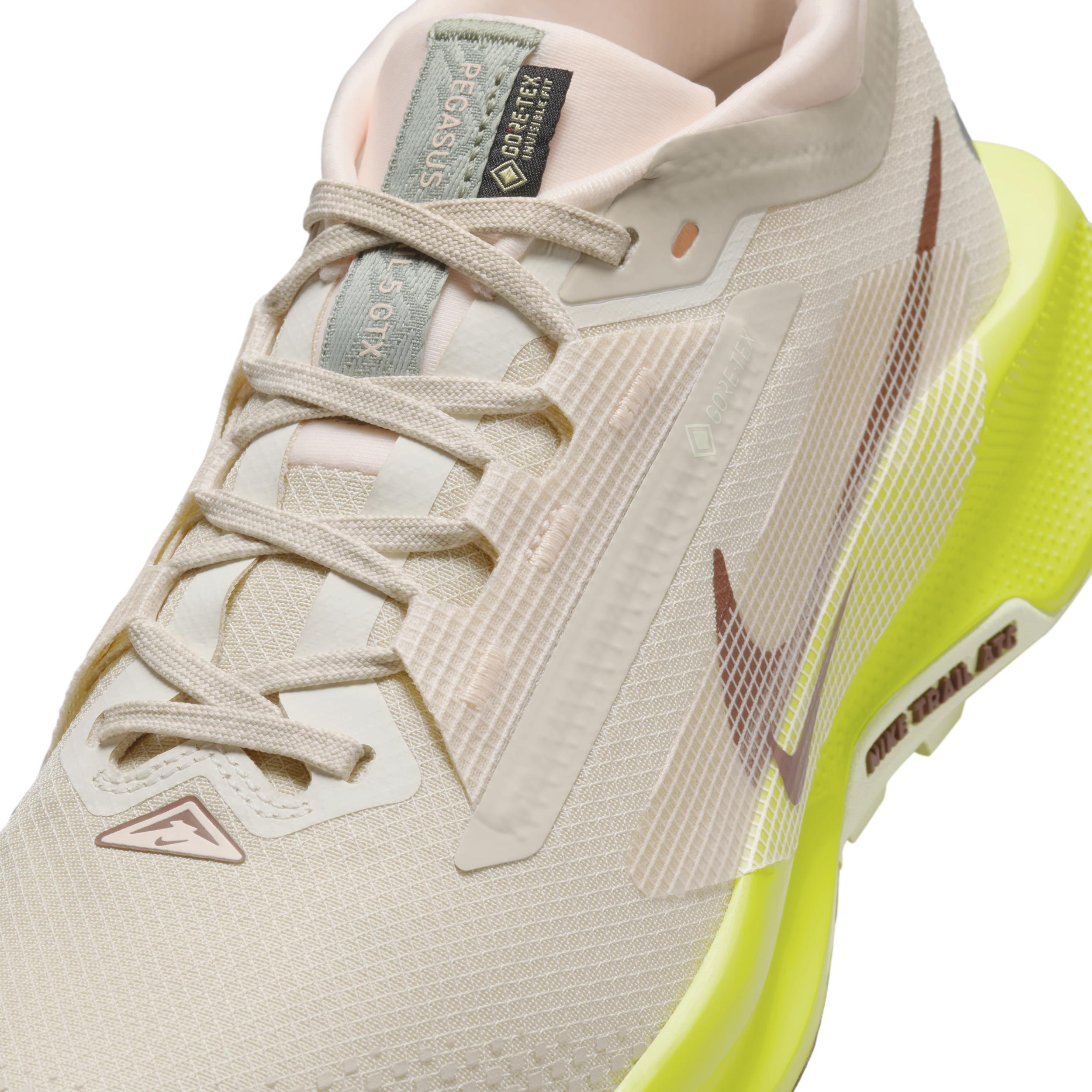 Nike Pegasus Trail 5 GORE-TEX Women's Waterproof Trail Running Shoes Product Image