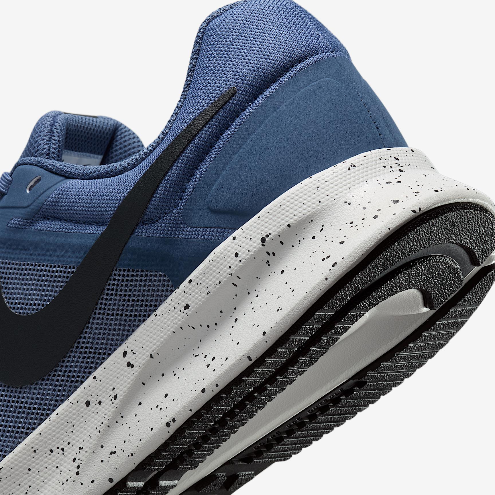 Nike Men's Run Swift 3 Road Running Shoes (Extra Wide) Product Image