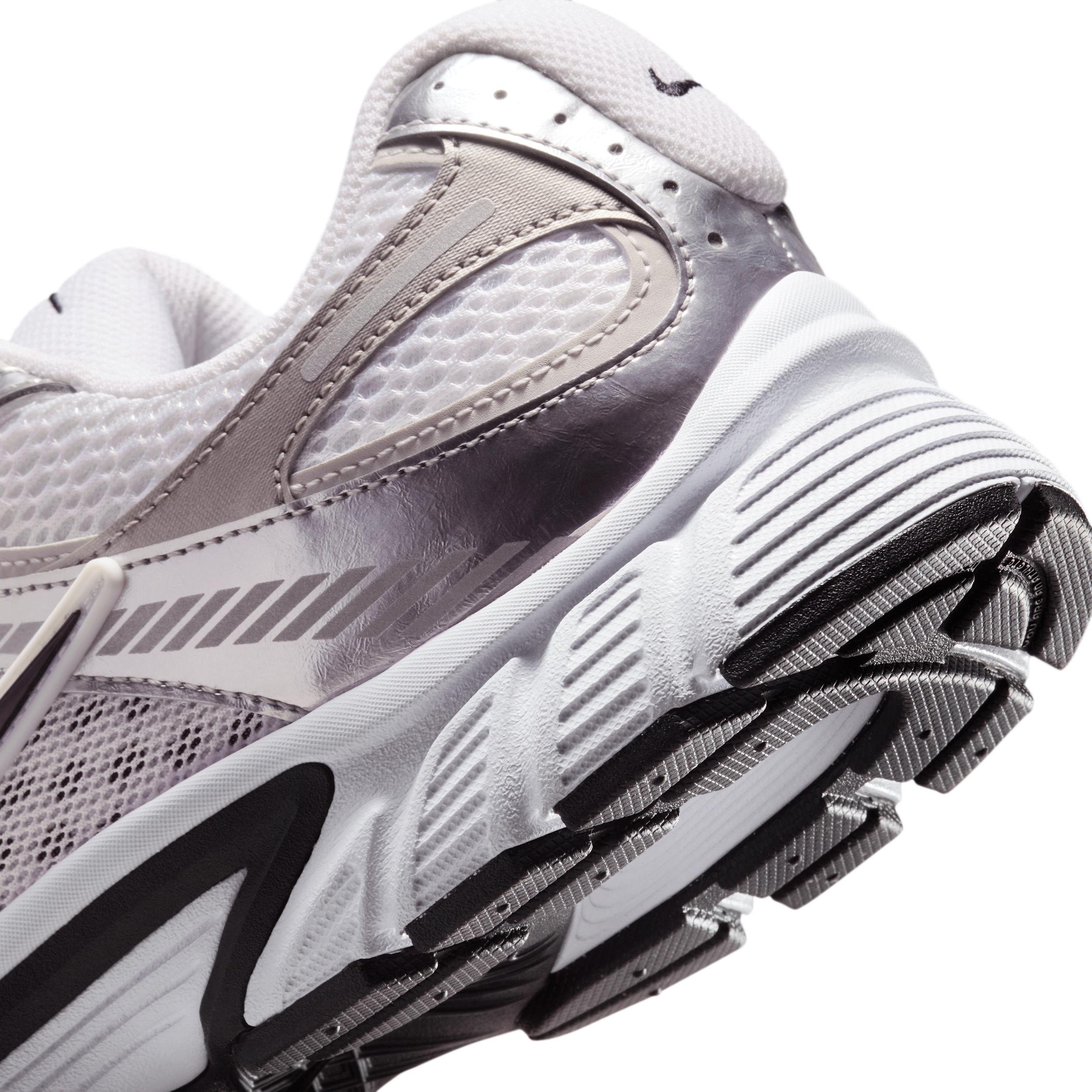 Nike Mens V5 RNR Shoes | HJ5228-104 Product Image