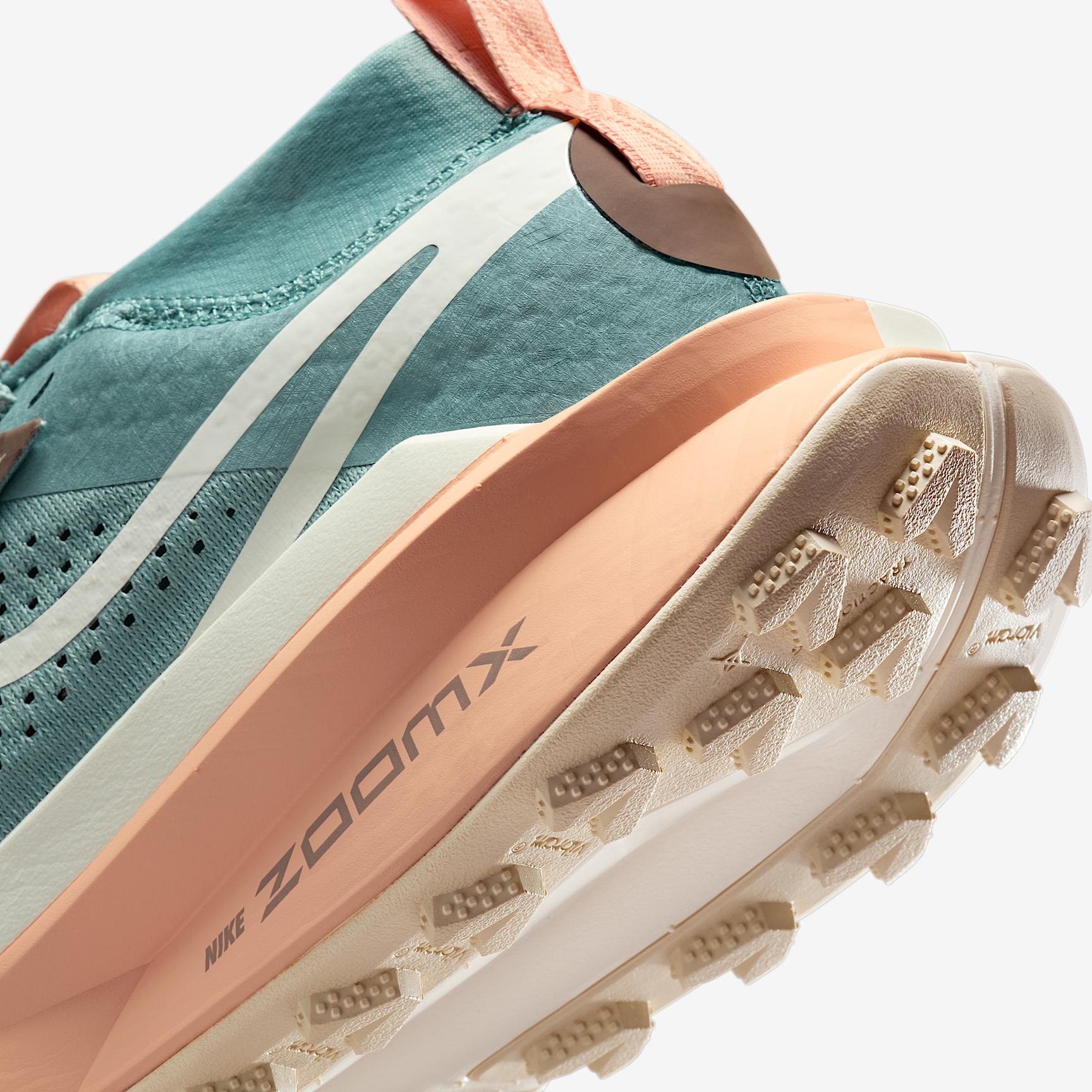 Nike Womens Zegama 2 Trail Running Shoes | FD5191-008 Product Image