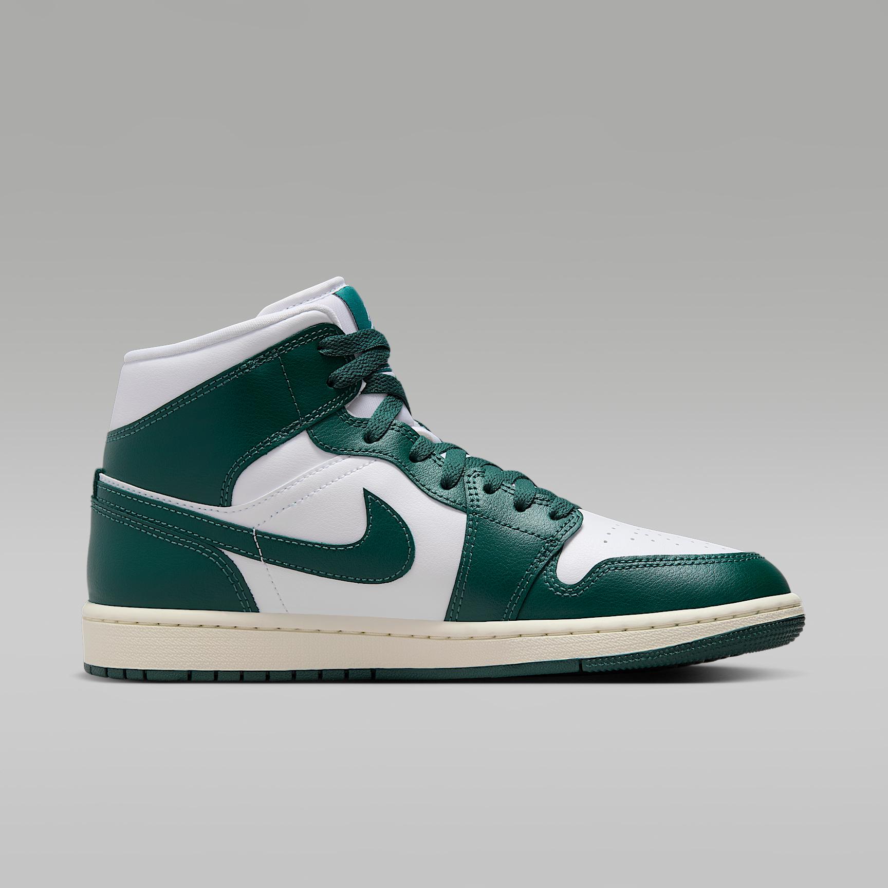 Air Jordan 1 Mid Women's Shoes Product Image