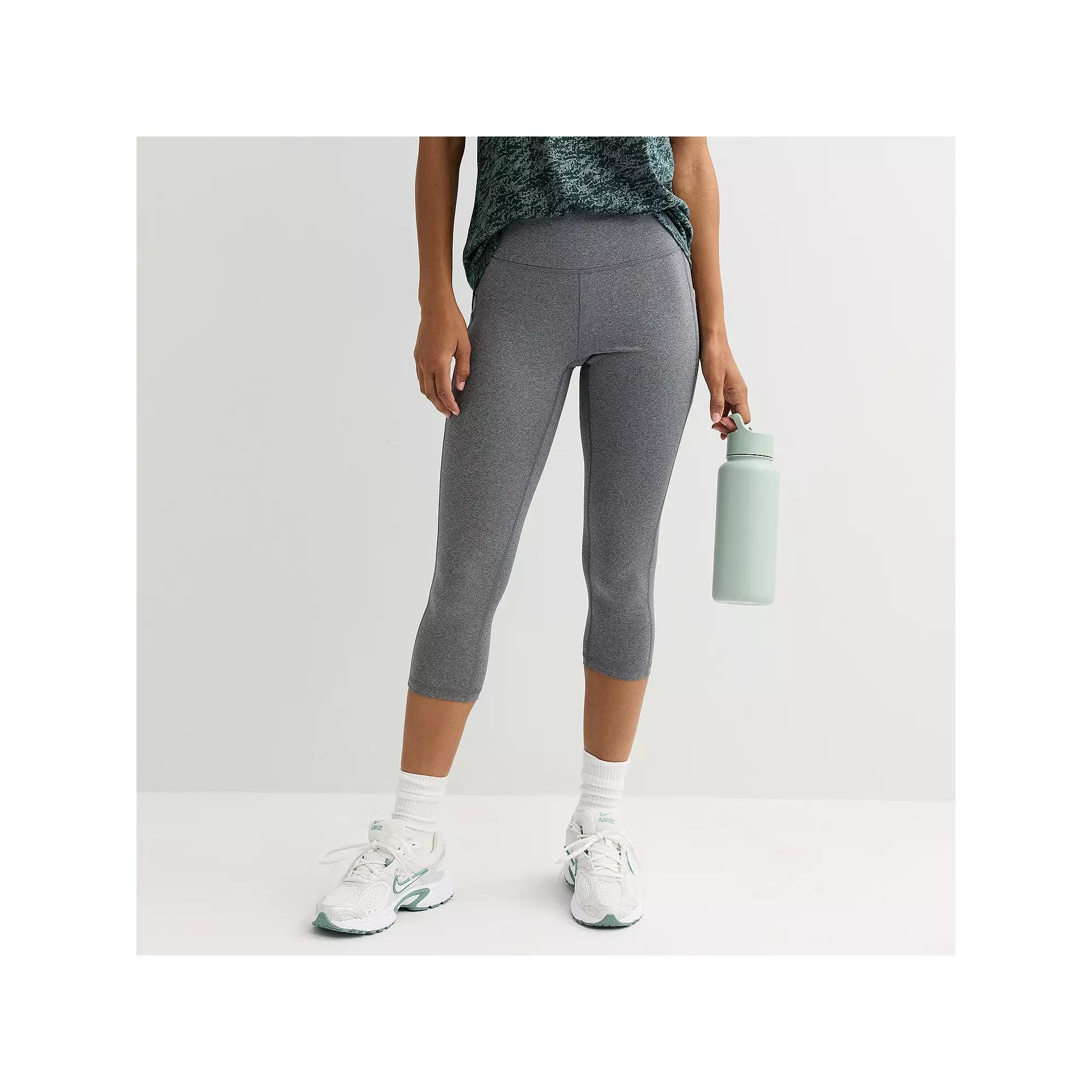 Women's Tek Gear® Ultrastretch Pocket High-Waisted Capri Leggings,  Product Image