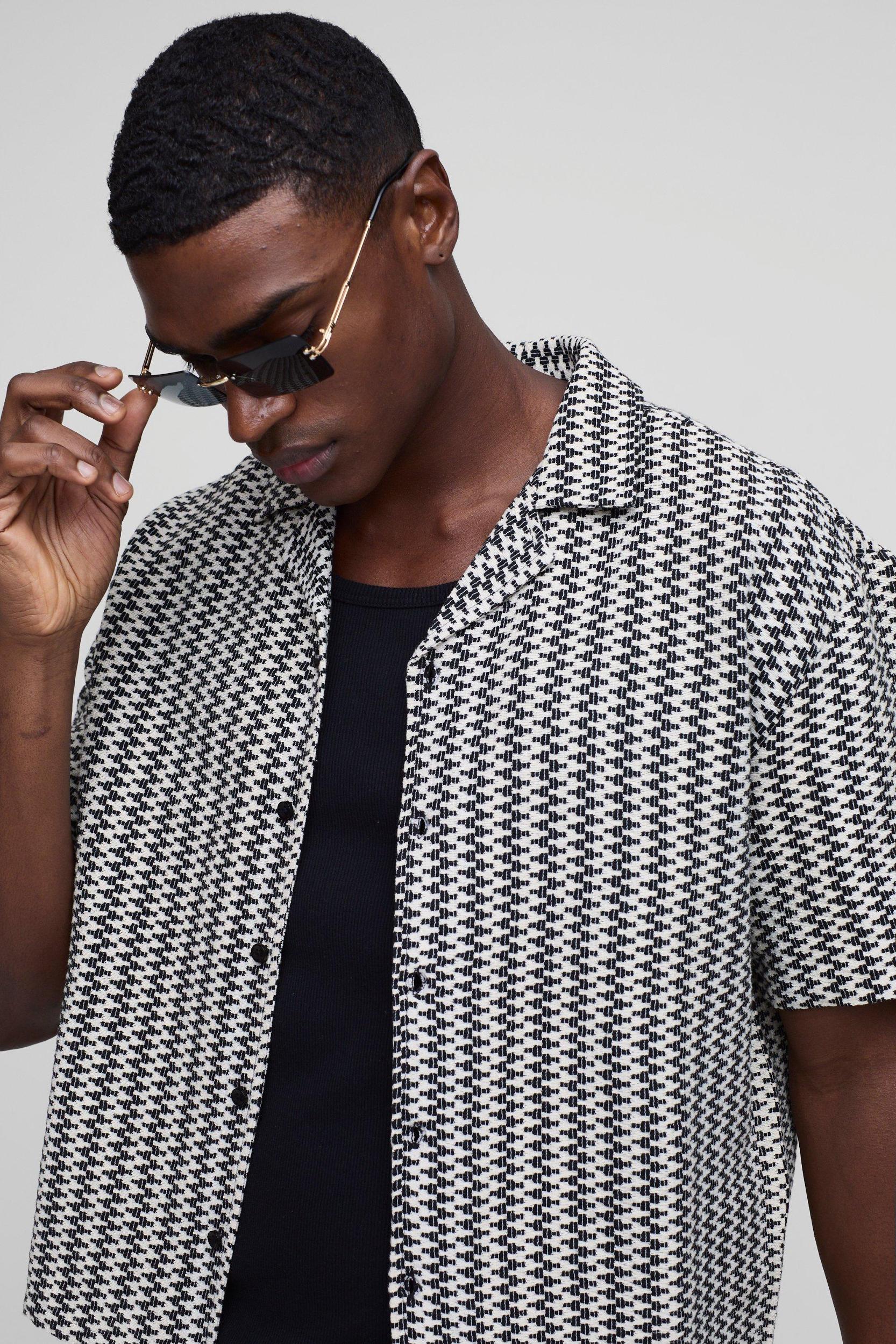 Oversized Boxy Zig Zag Stripe Open Weave Revere Shirt | boohooMAN USA Product Image