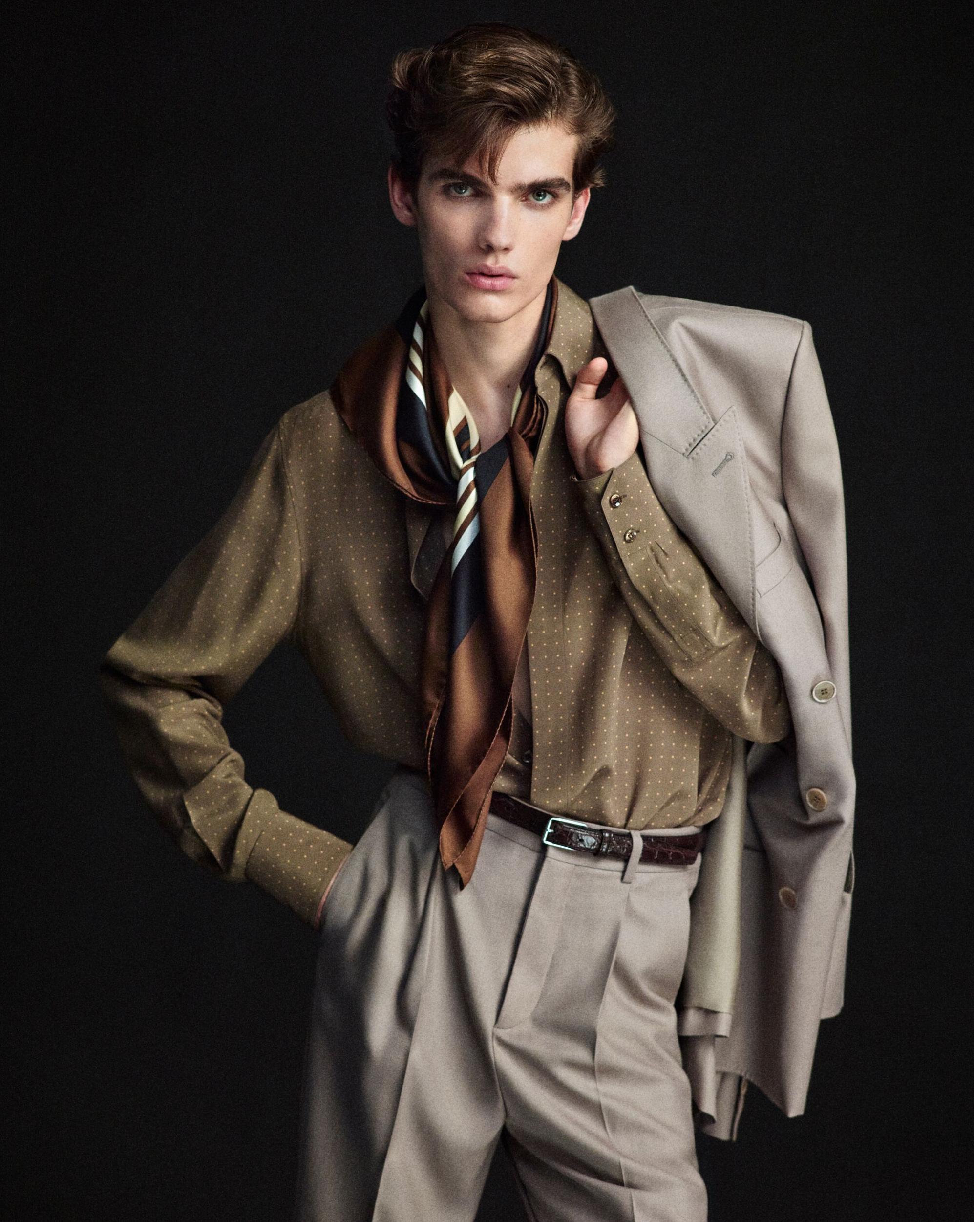 square scarf in square silk twill Product Image