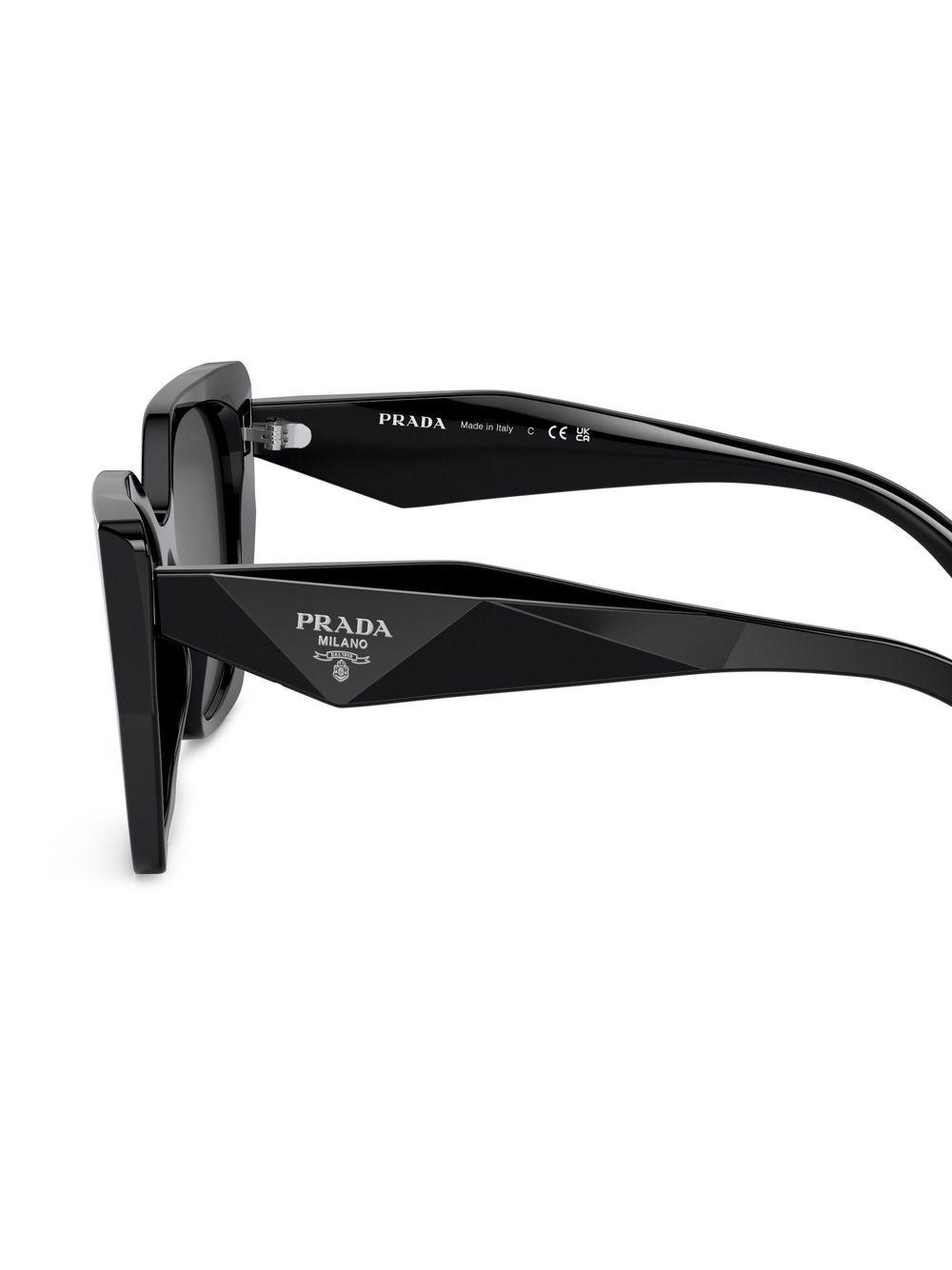 logo-plaque cat-eye sunglasses Product Image