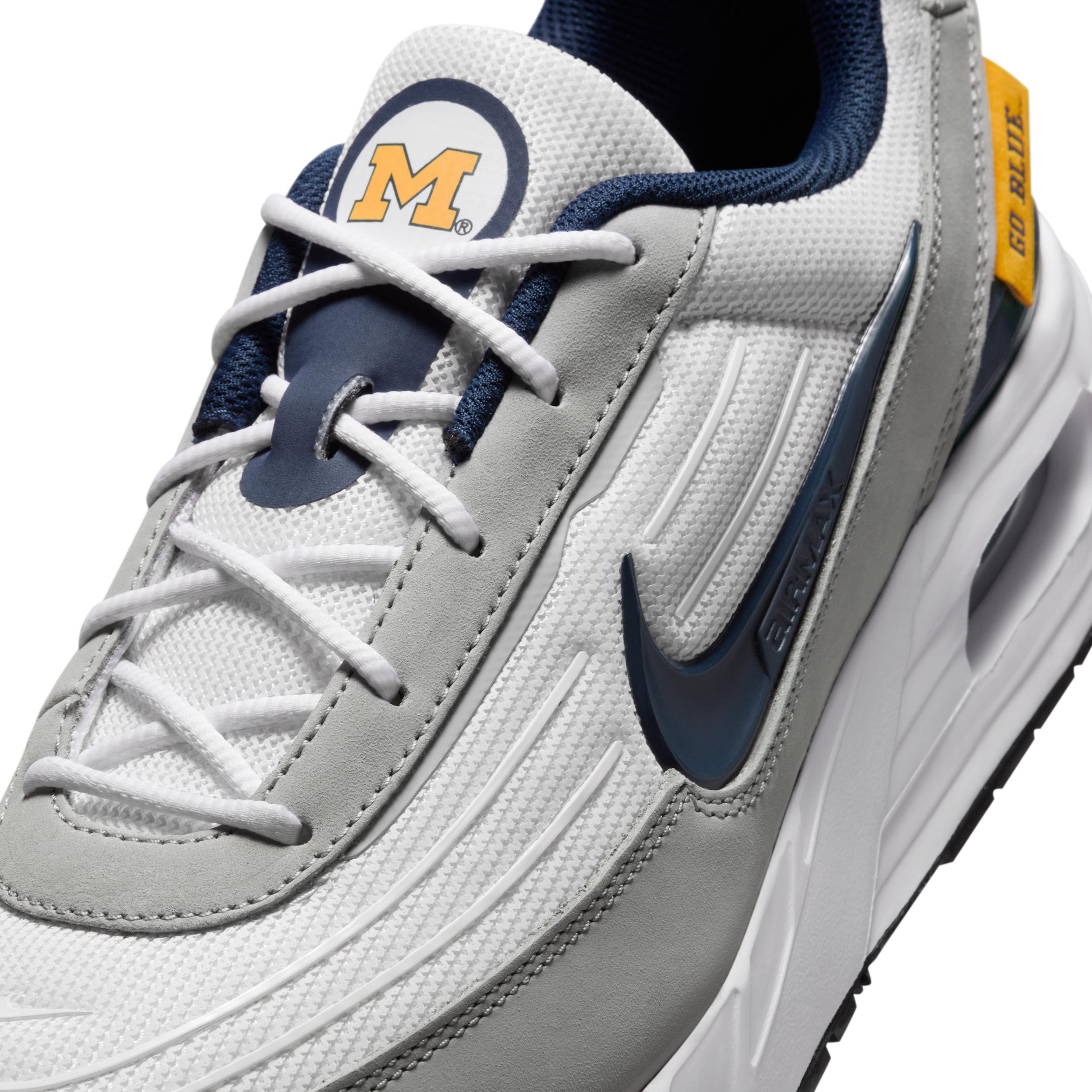 Nike Men's College Air Max Verse (Michigan) Shoes Product Image