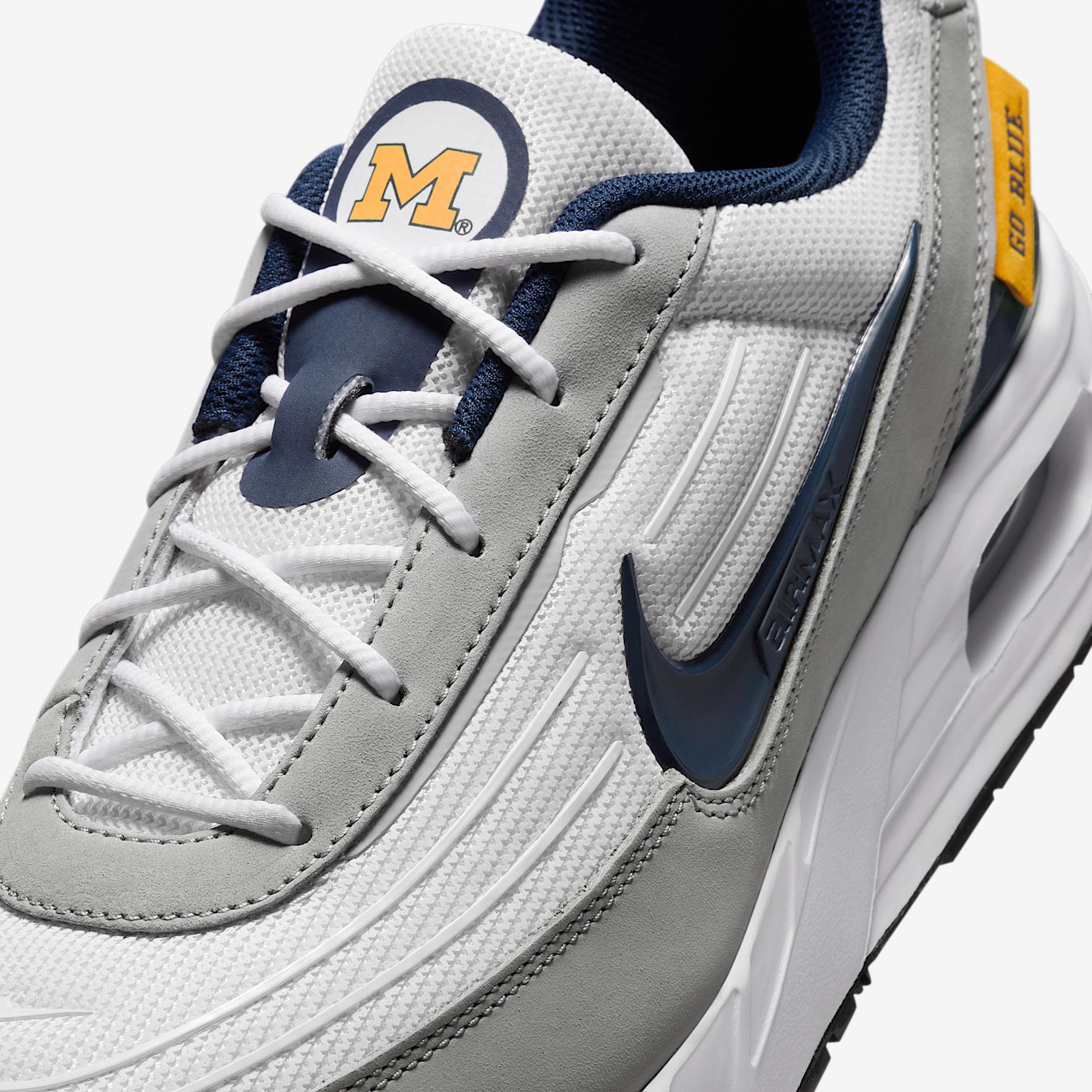 Nike Men's College Air Max Verse (Michigan) Shoes Product Image