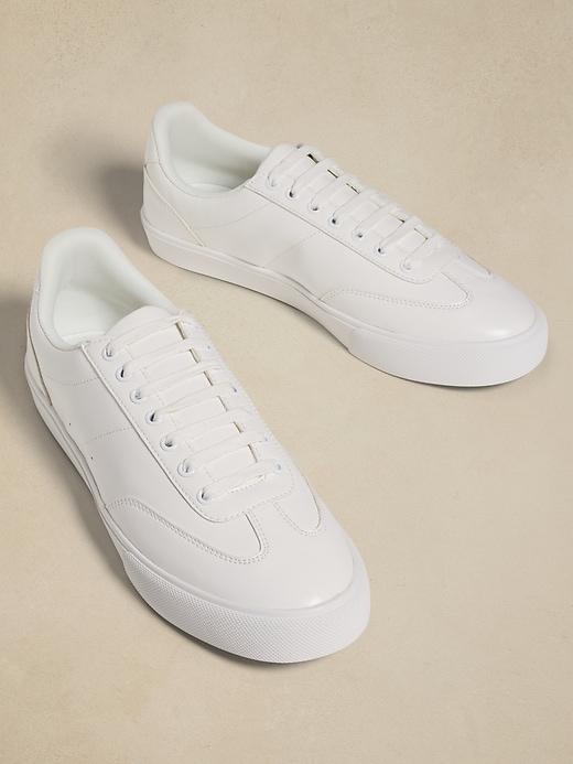 T Toe Fashion Sneaker Product Image