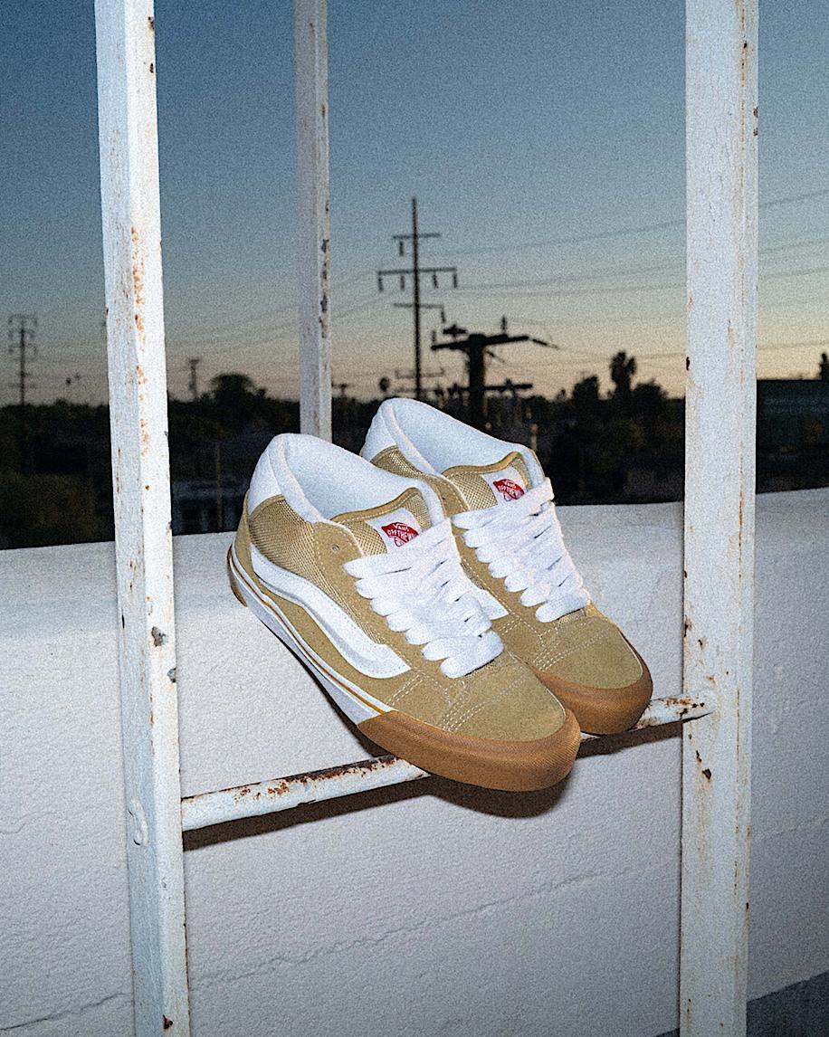 Knu Mid Suede Shoe in Khaki Brown / Gum| Vans US Product Image