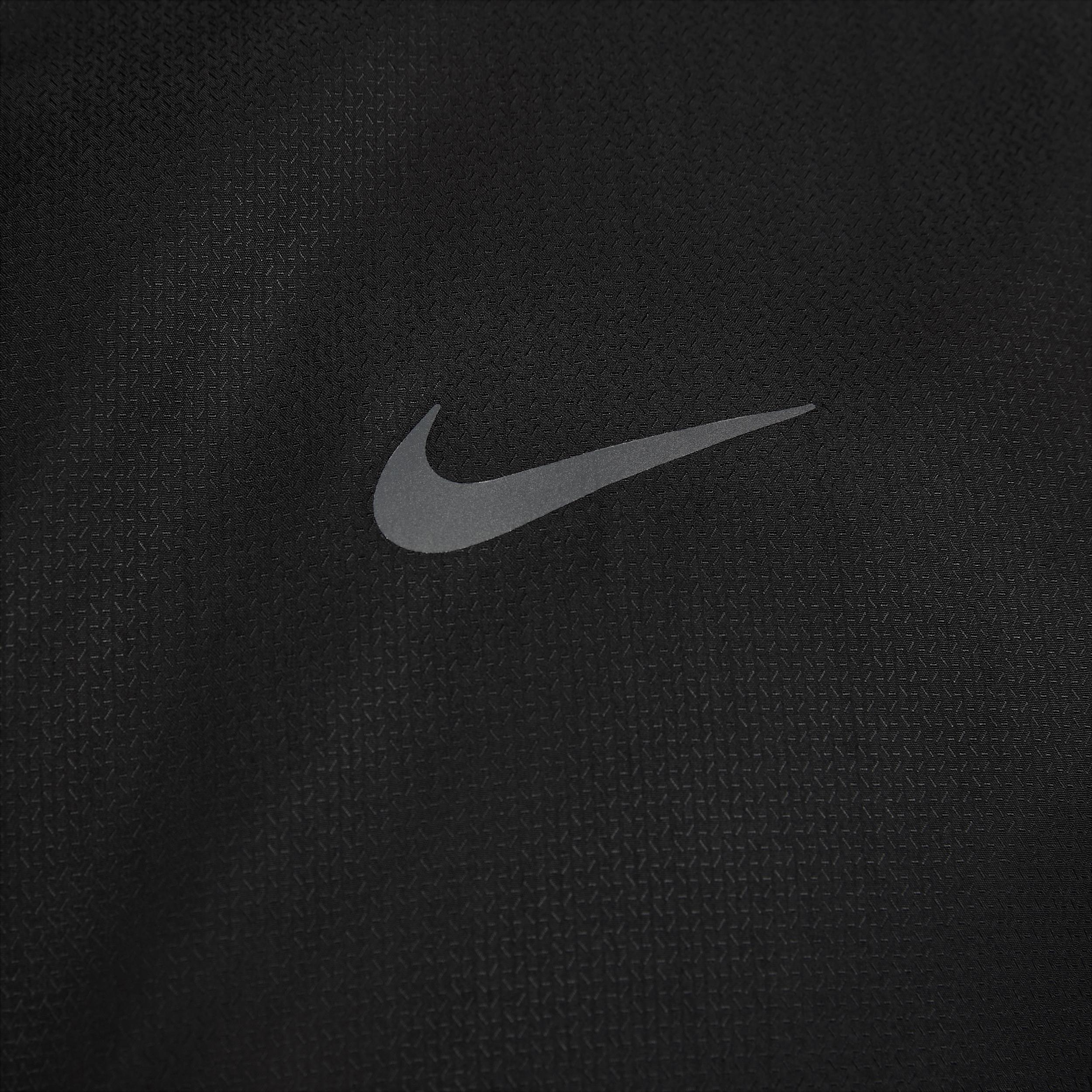 Nike Sphere Element Men's Therma-FIT Water-Repellent 1/2-Zip Running Top Product Image