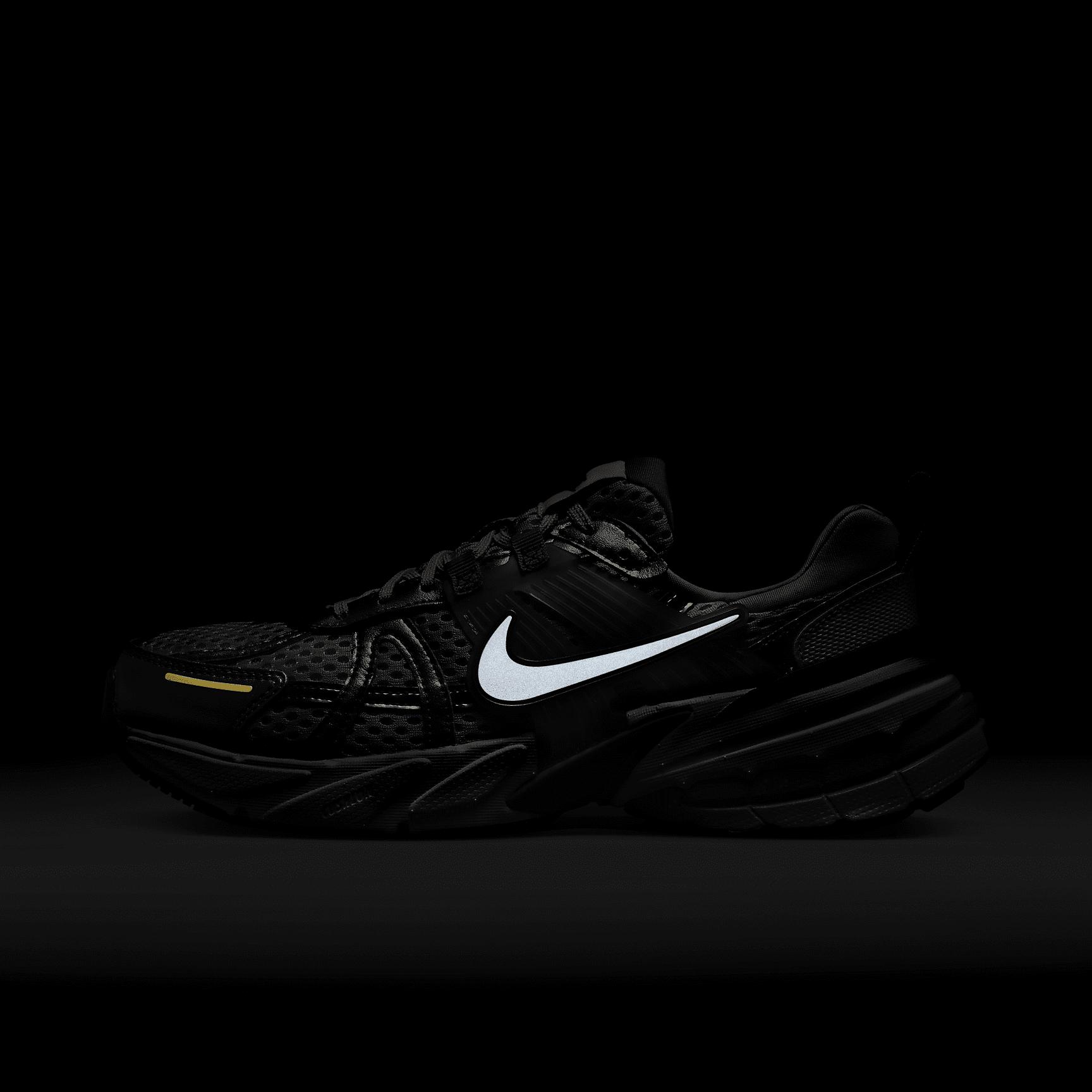 Nike V2K Run Women's Shoes Product Image