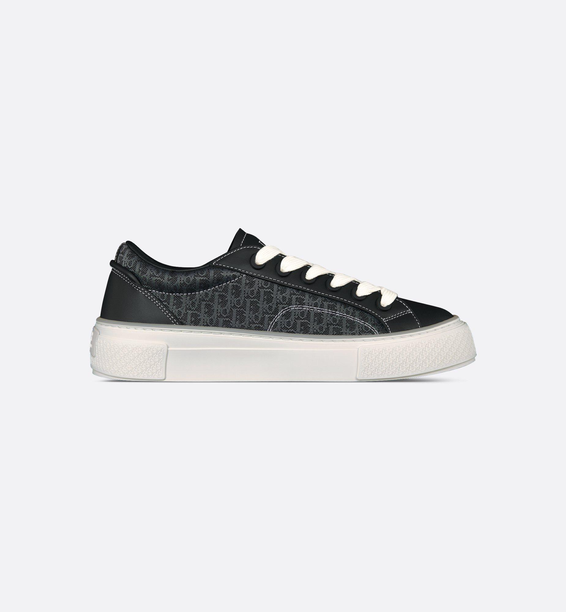 B33 Spin Sneaker Product Image