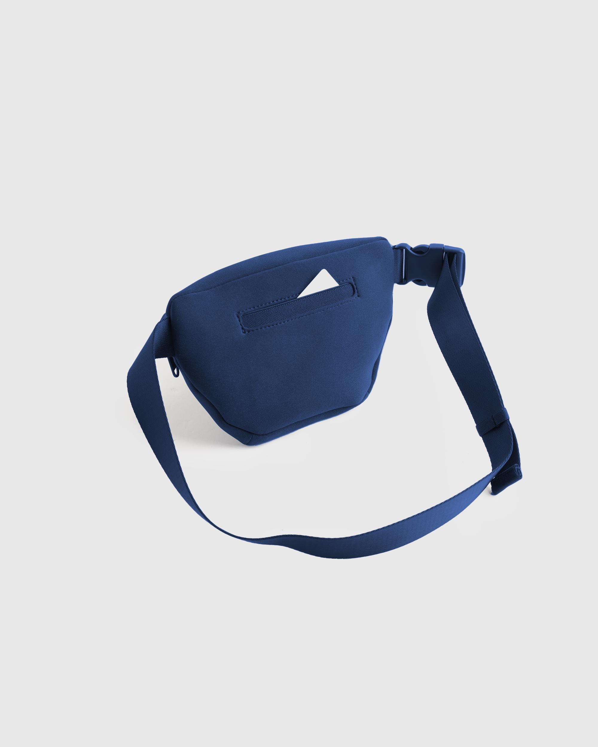Quince | Women's All-Day Neoprene Belt Bag Product Image