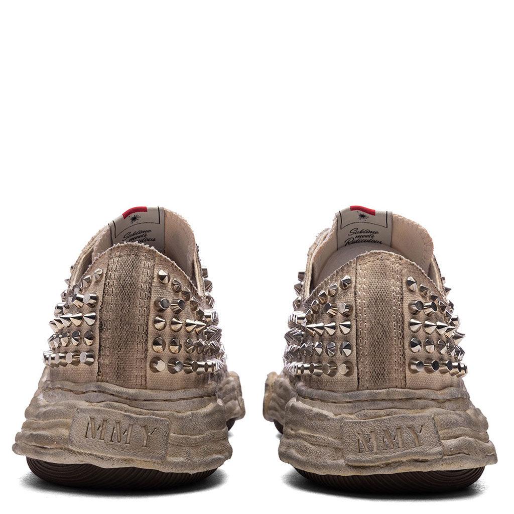 Peterson 23 Studded Low OG Sole - White Male Product Image