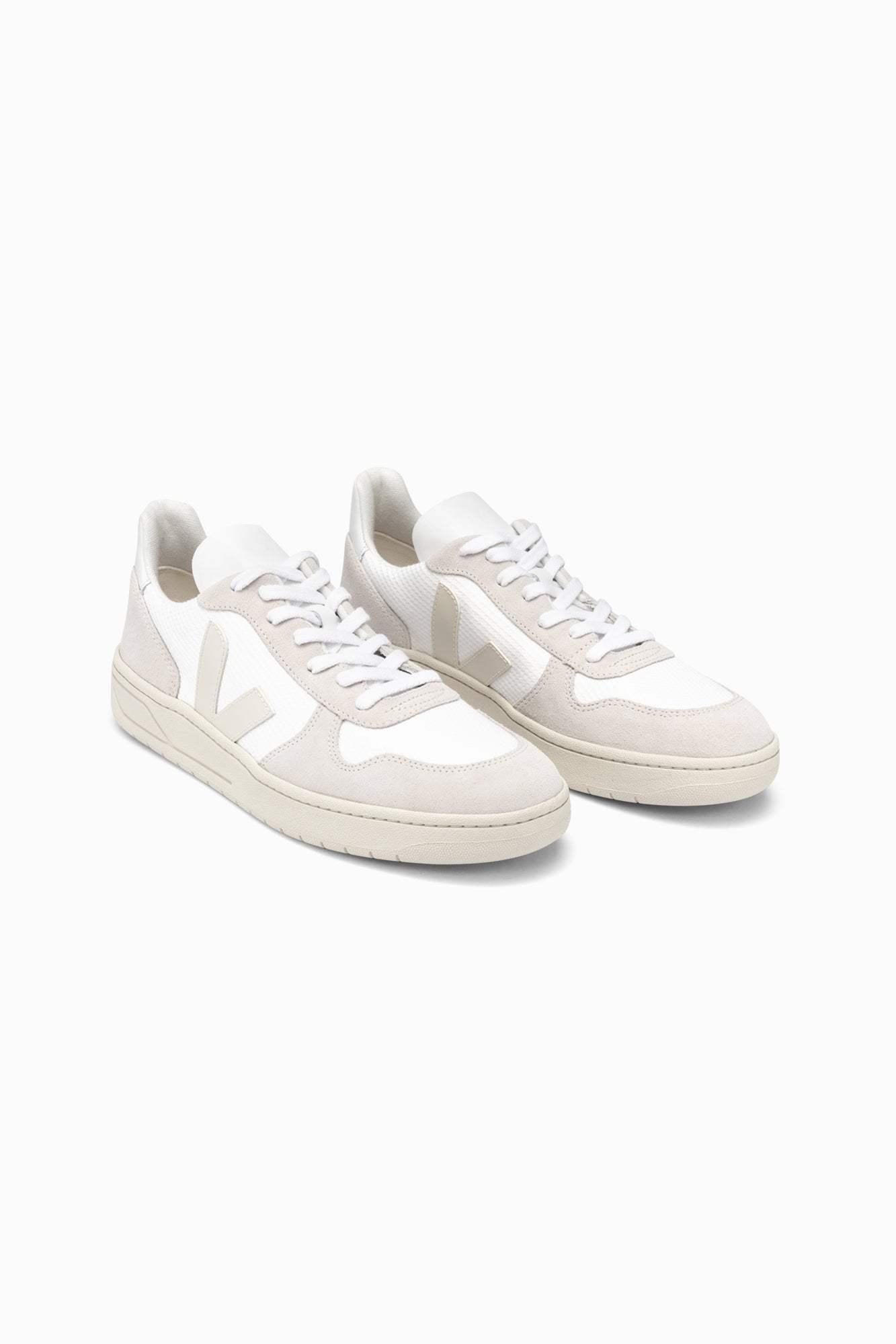 VEJA Women's V-10 - White Natural Pierre Female Product Image