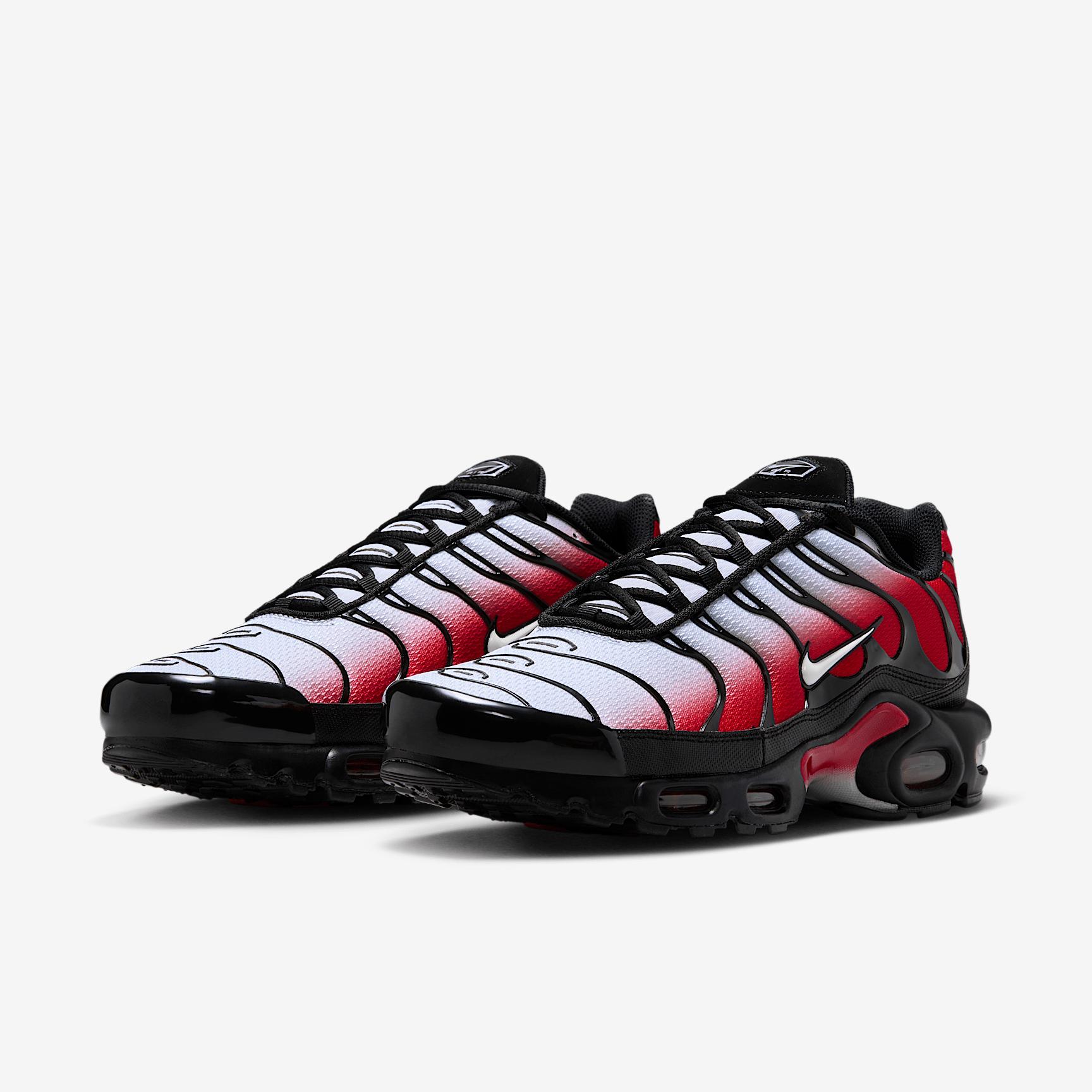 Nike Men's Air Max Plus Shoes Product Image