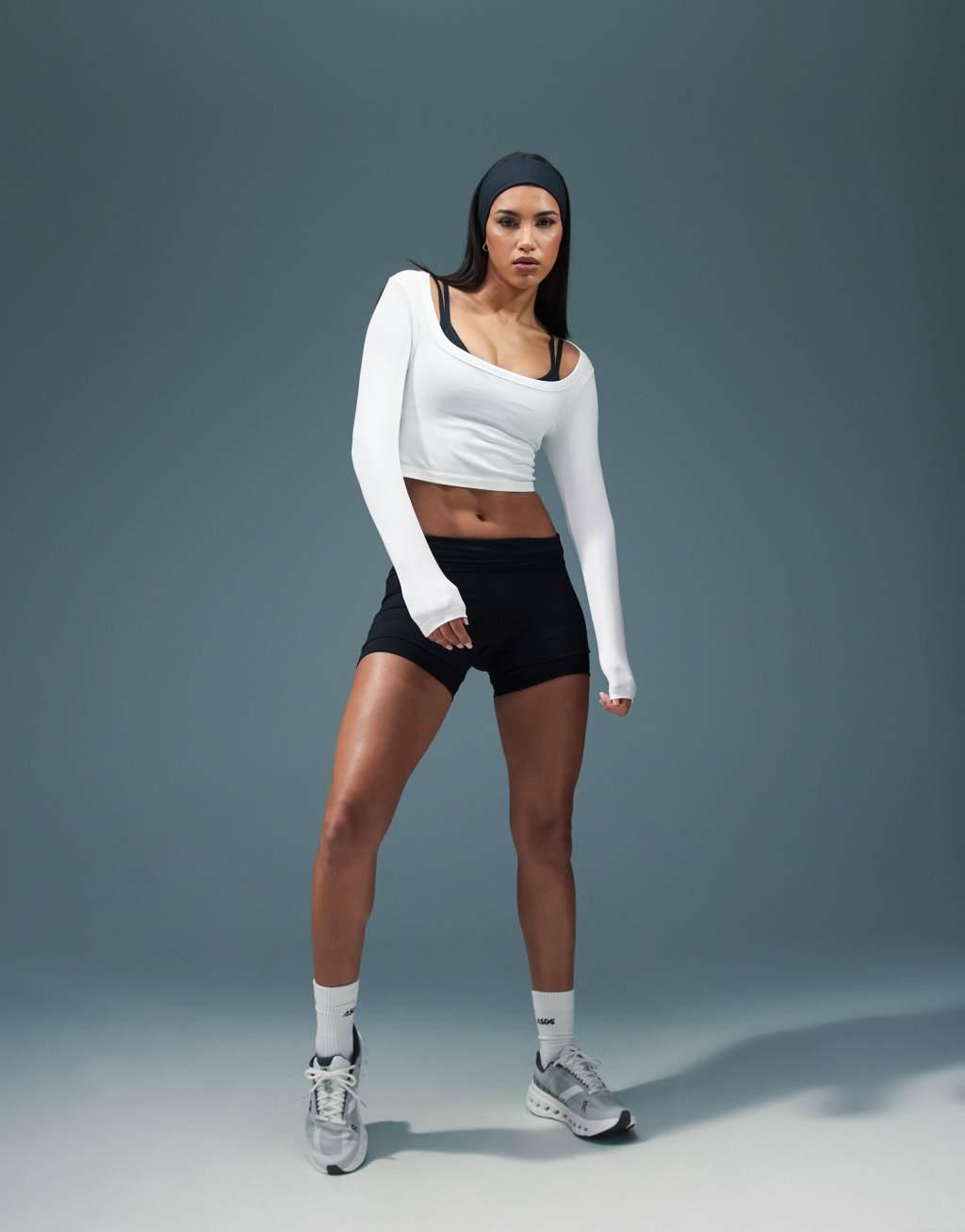 4505 seamless active long sleeve top in white  Product Image