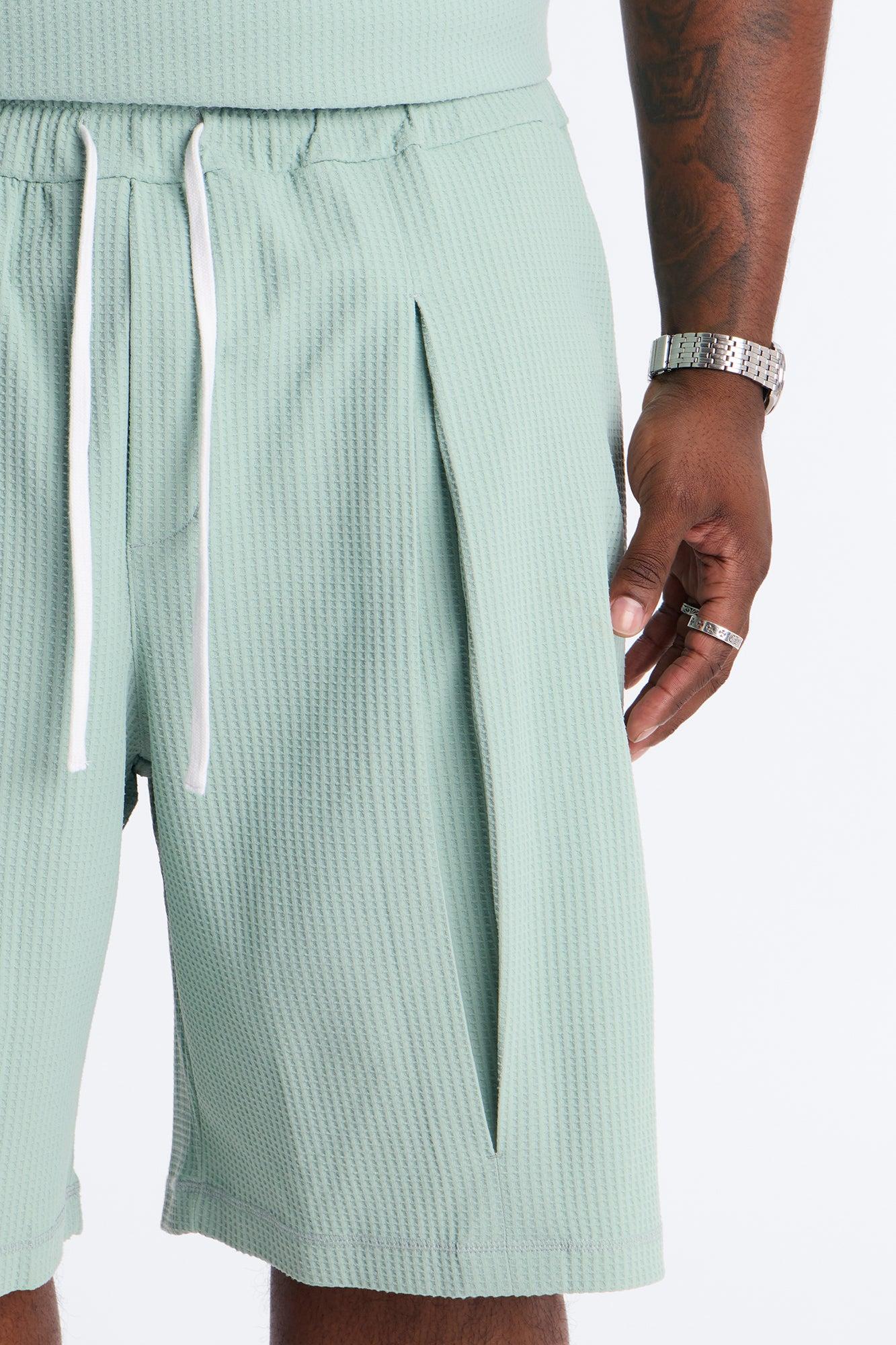 Relaxed Cedar Breeze Short - Mint Male Product Image