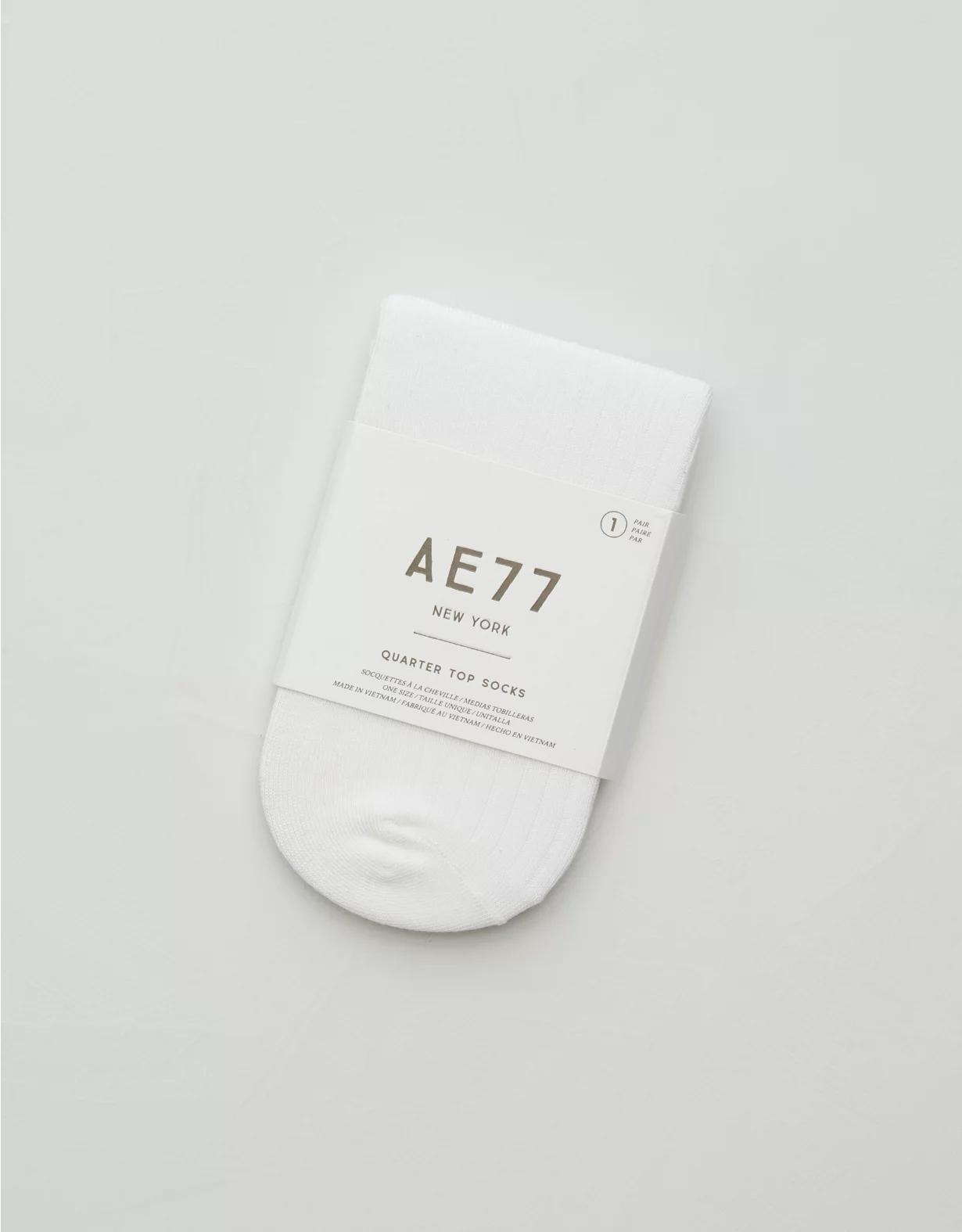 AE77 Premium Quarter Top Sock Product Image