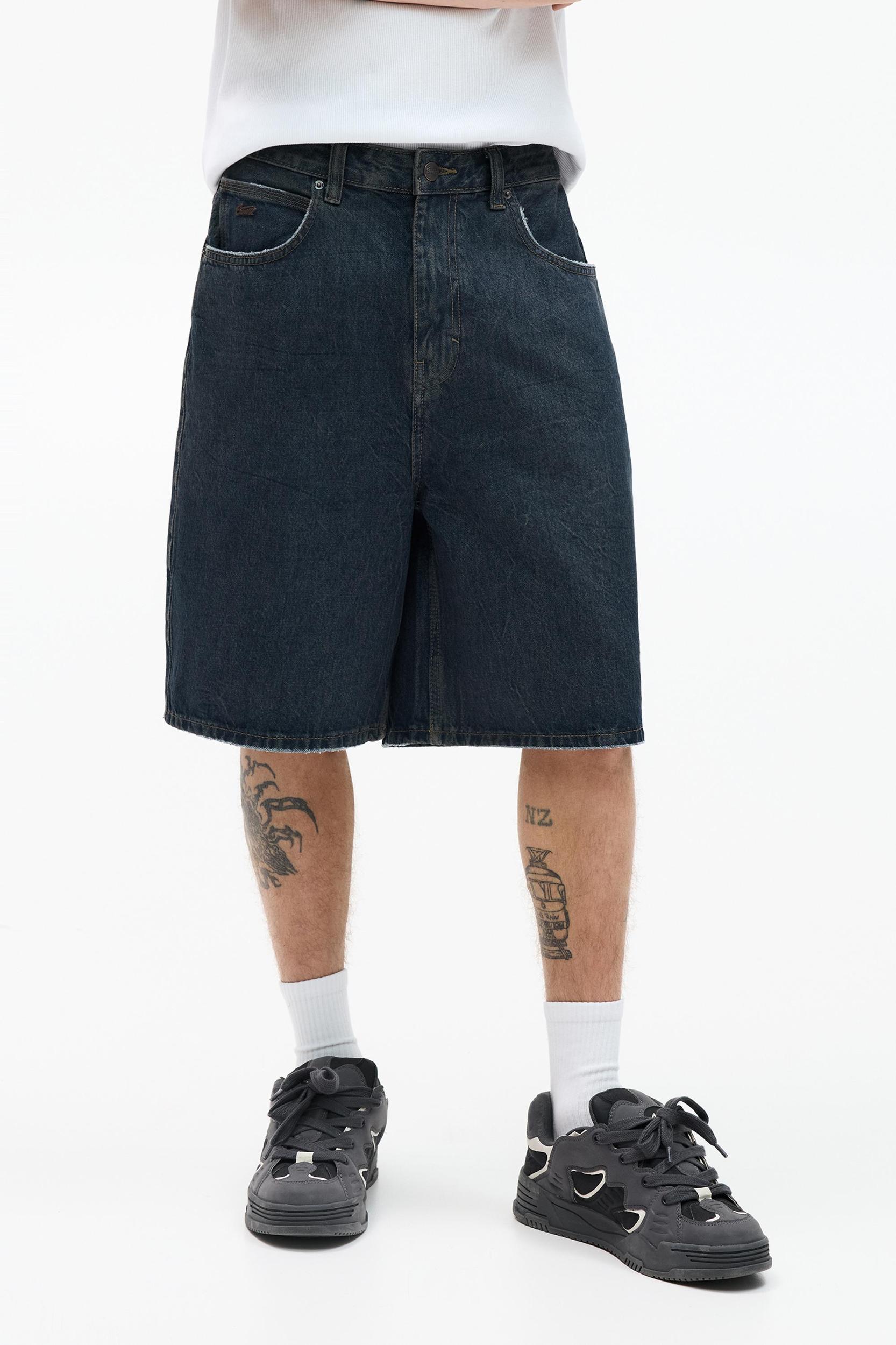 Loose baggy denim Bermuda shorts Product Image
