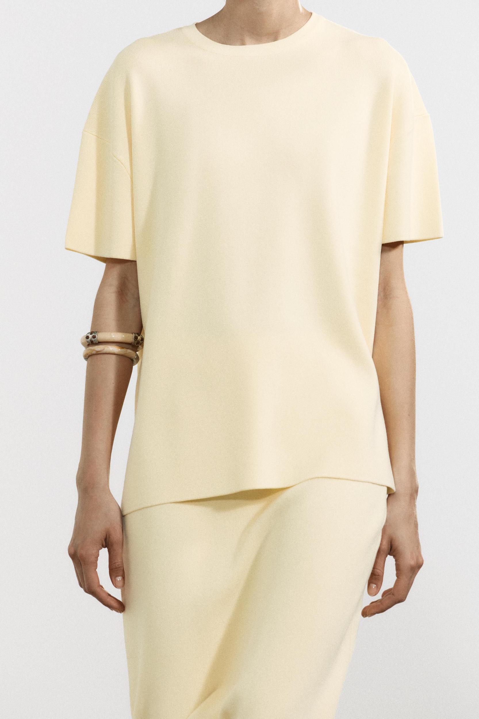 OVERSIZED SHORT SLEEVE KNIT TOP Product Image