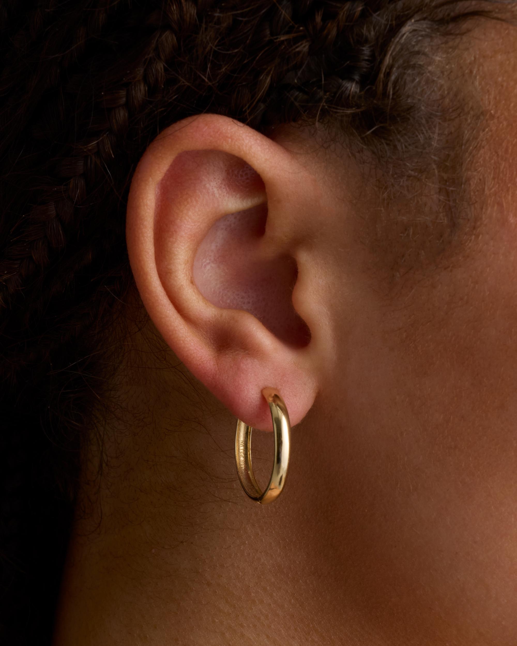 Quince | Women's 14K Gold Bold Hoop Earrings Product Image