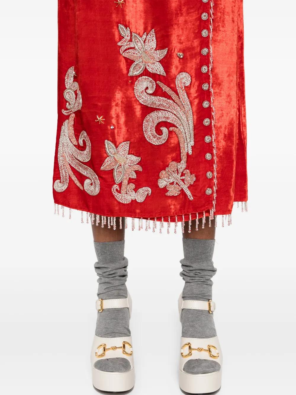 bead-detail velvet skirt Product Image