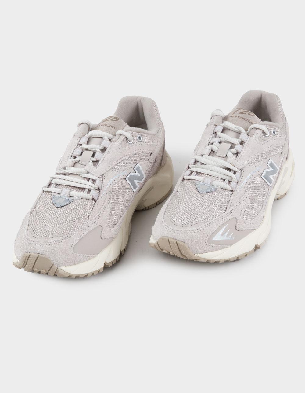 NEW BALANCE 725V1 Shoes - MUSHROOM Product Image
