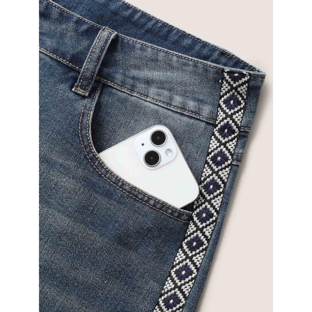 Plus Size Lace Trim Classic Cut Denim Shorts Women Midblue Woven ribbon&lace trim No stretch Elegant Slanted pocket Denim Shorts BloomChic 20/2X Product Image