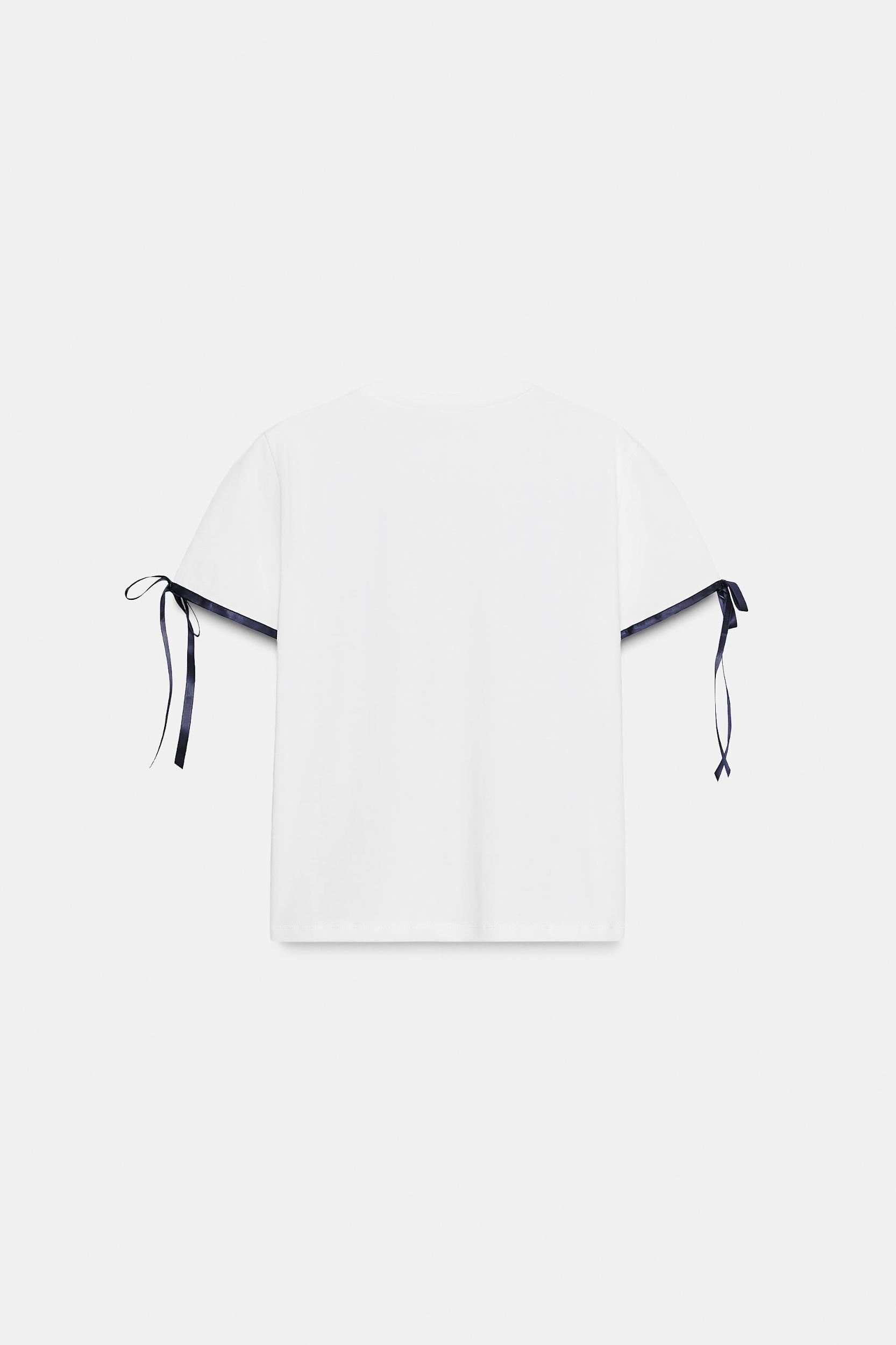 CONTRAST BOW T-SHIRT Product Image