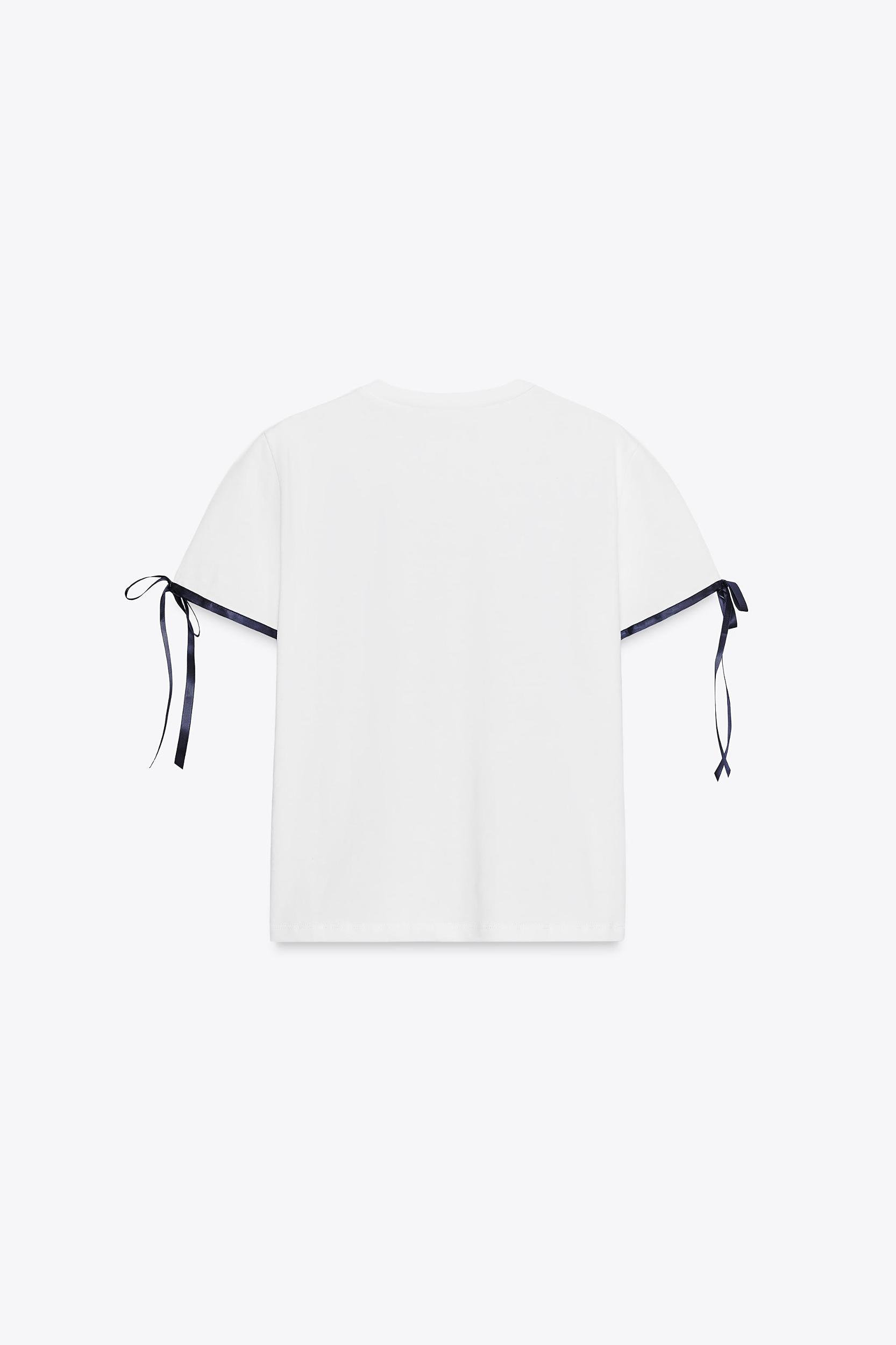 CONTRAST BOW T-SHIRT Product Image