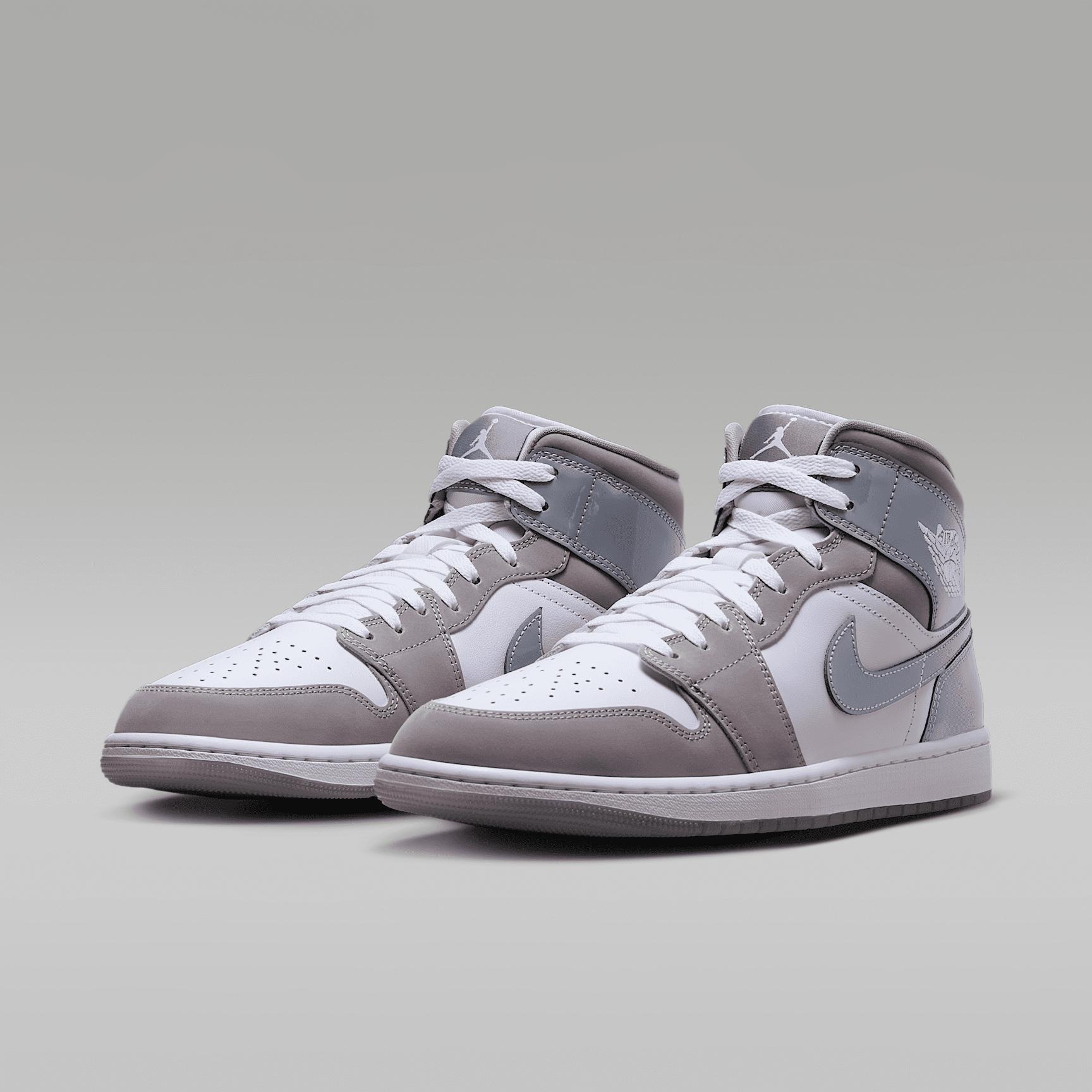 Mens Air Retro 1 Mid SE Casual Shoes Product Image