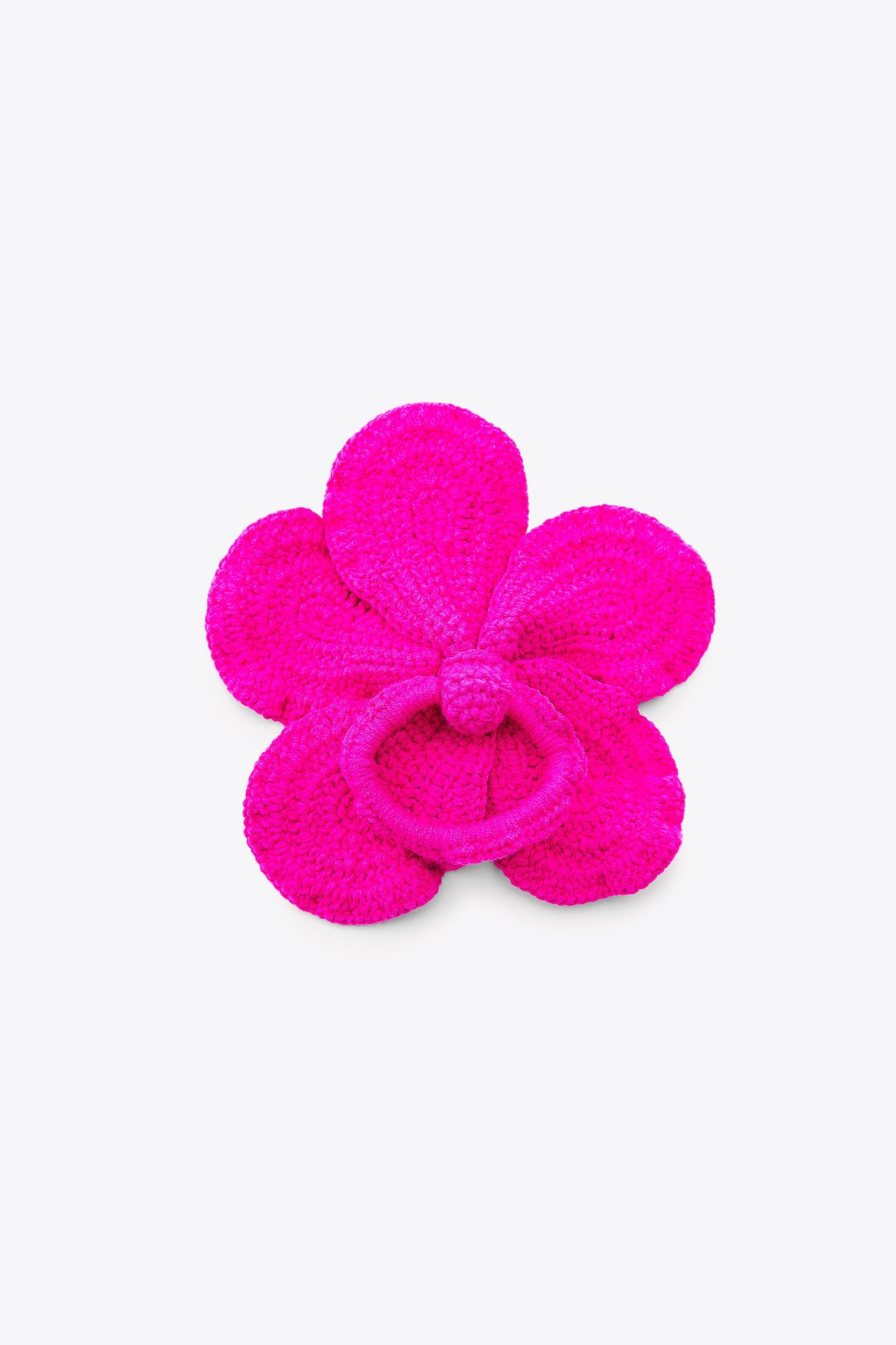 OVERSIZED CROCHET FLOWER HAIR TIE Product Image