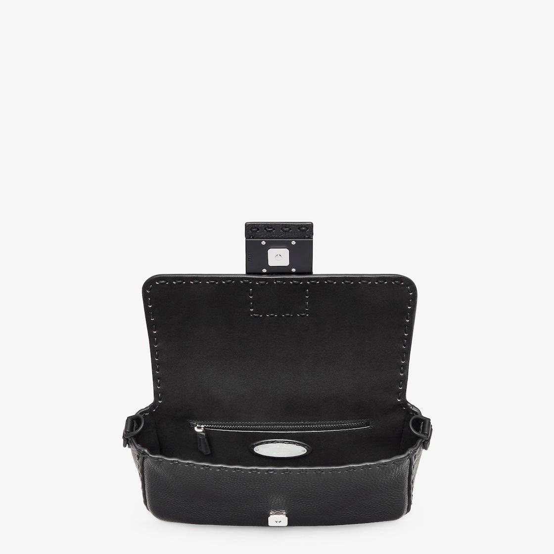 Regular BaguetteBlack Selleria bag with 590 hand-sewn topstitches Product Image