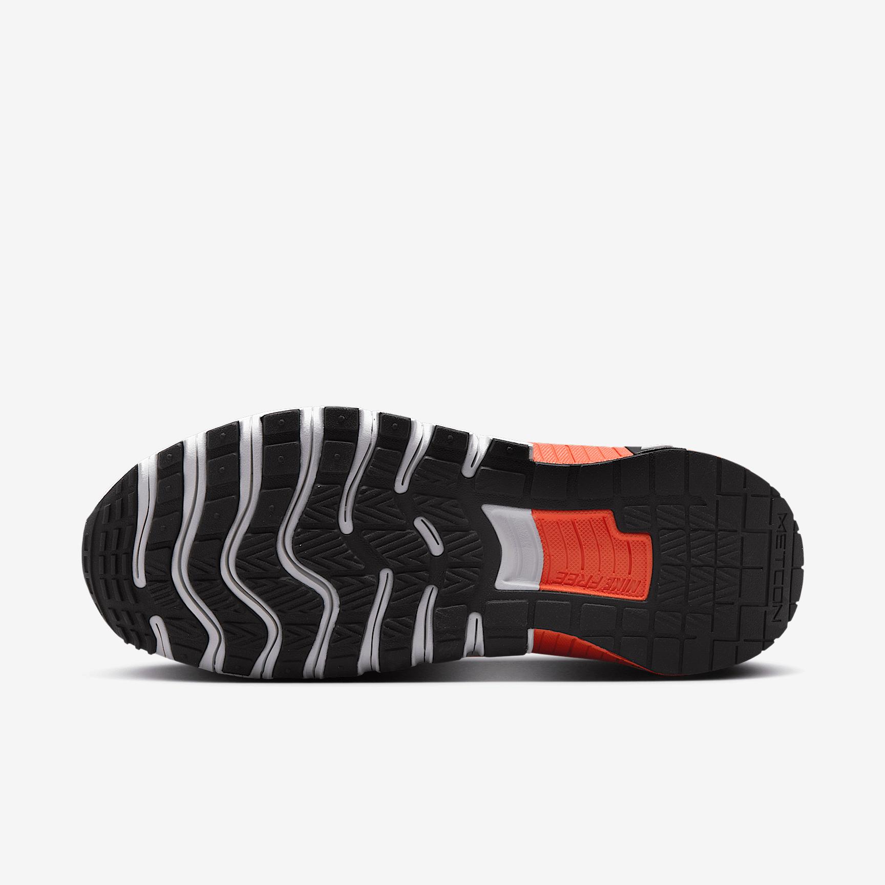 Nike Womens Free Metcon 6 Workout Shoes | FJ7126-803 Product Image