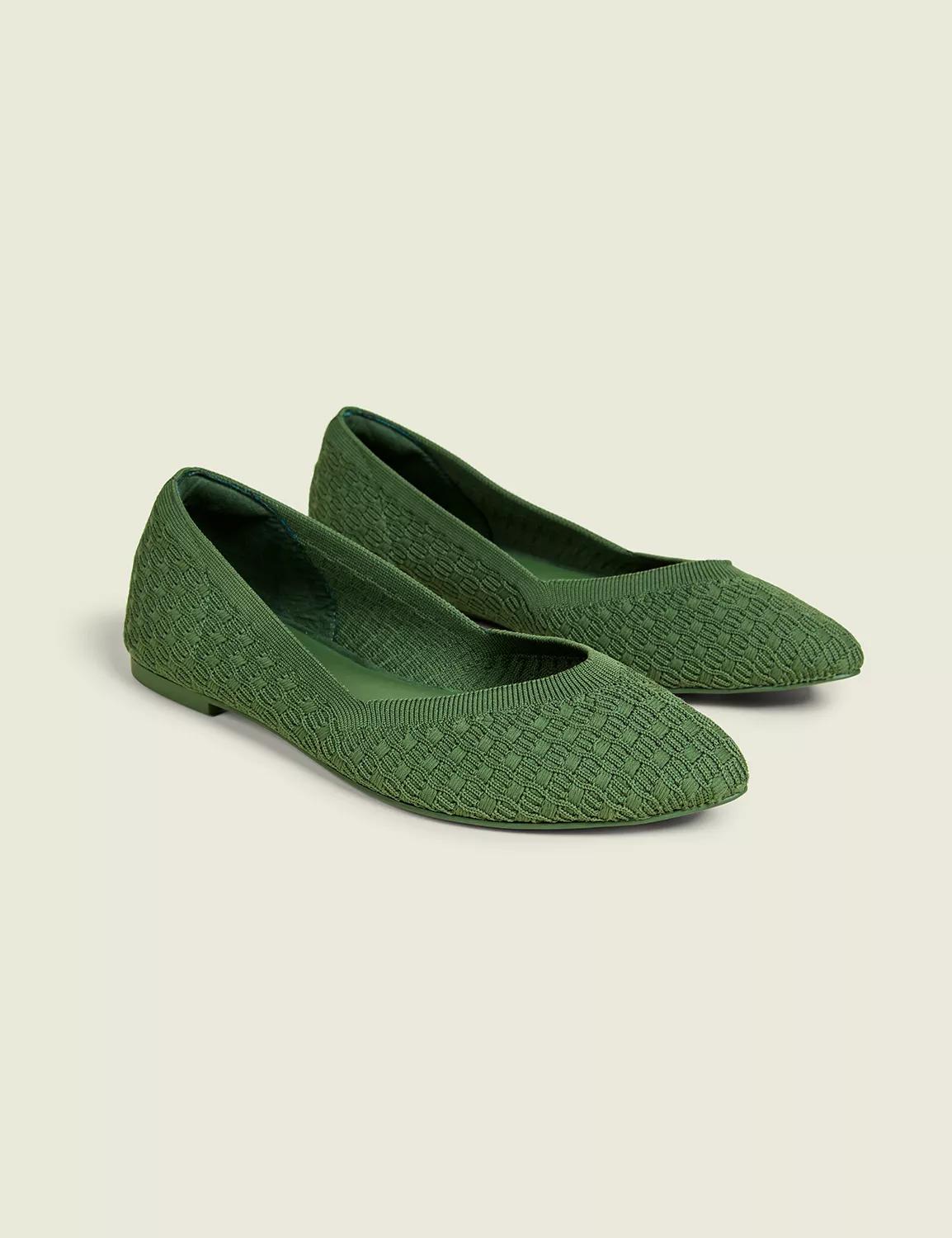 Stretch Knit Pointed Toe Ballet Flat Product Image