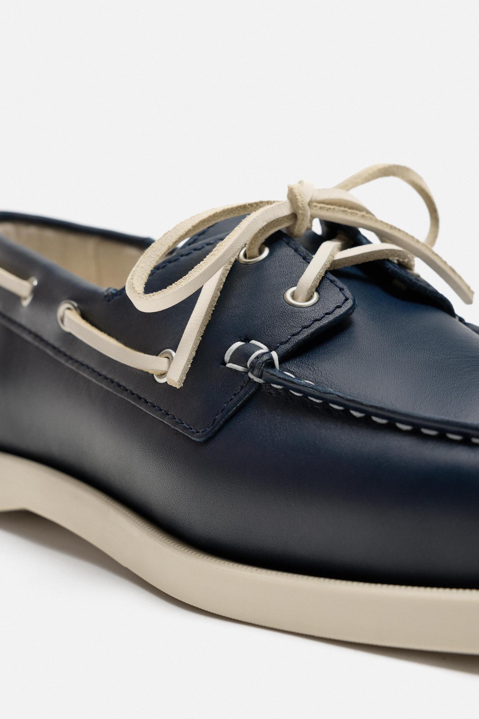 LEATHER DECK SHOES Product Image
