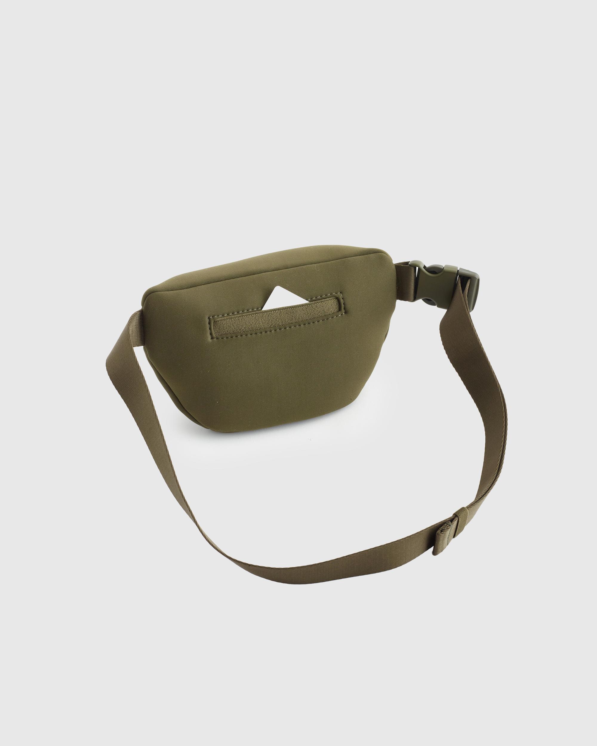 Quince | Women's All-Day Neoprene Belt Bag Product Image
