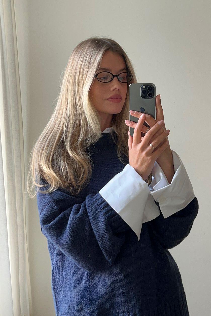 Round Neck Knitted Sweater Blue Product Image