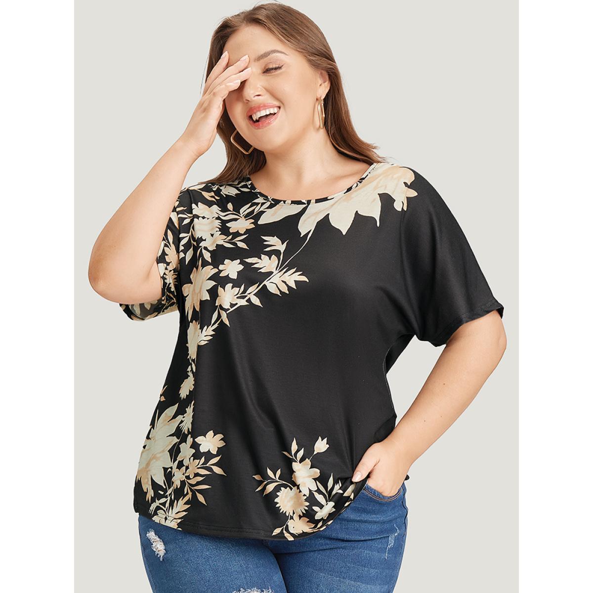 Plus Size Floral Printed Short Sleeve Round Neck T-shirt BlackFlower Women Elegant Floral Round Neck Going out T-shirts BloomChic 30/6X Product Image