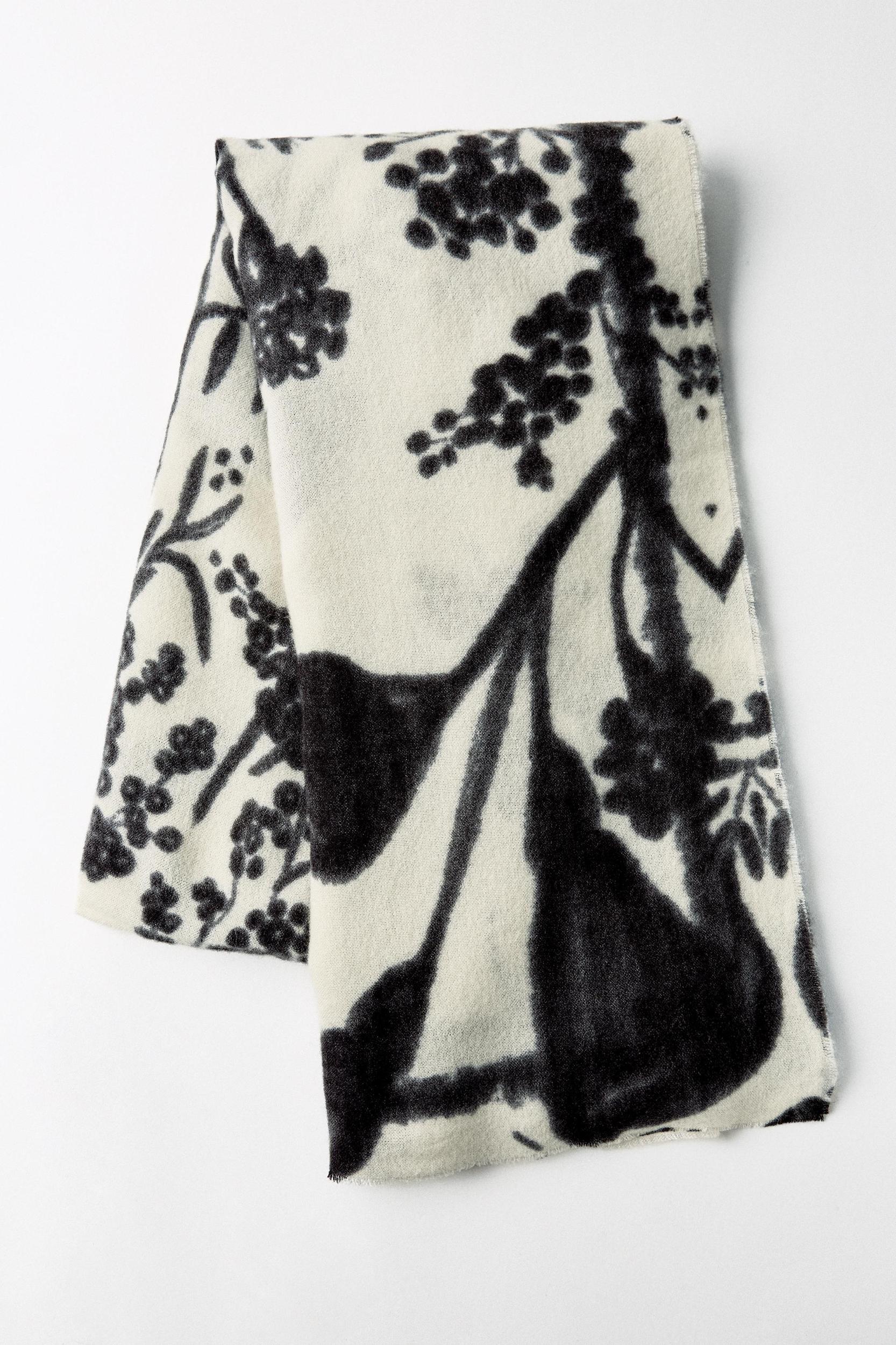 PRINTED SCARF Product Image