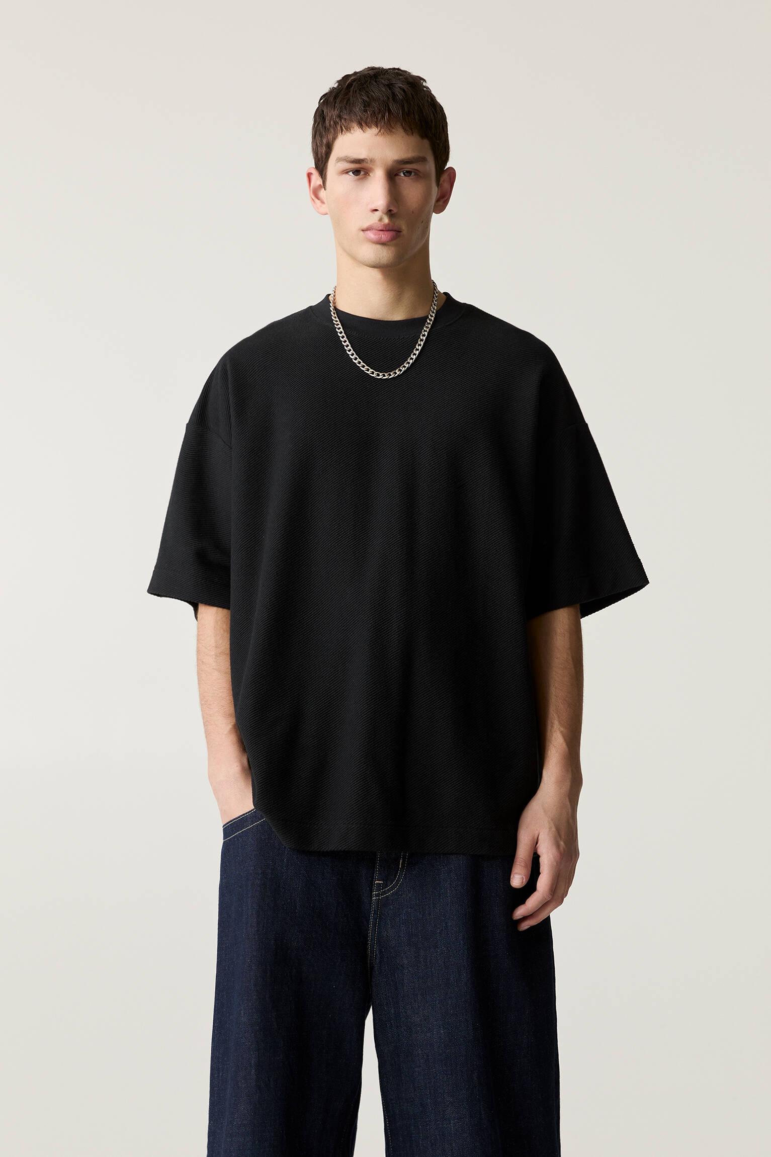 Textured short sleeve sweatshirt Product Image