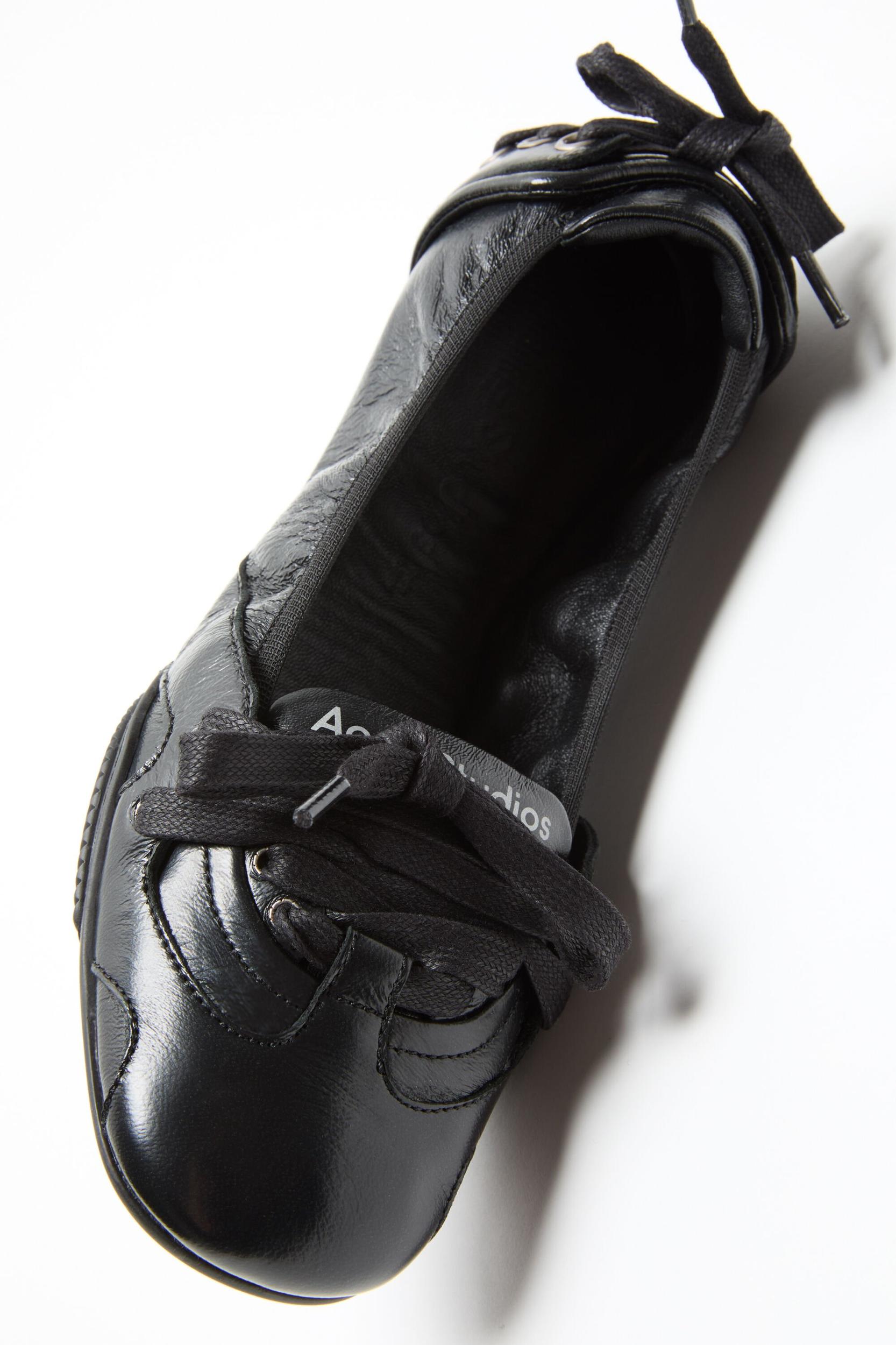 Lace-up leather shoes Product Image