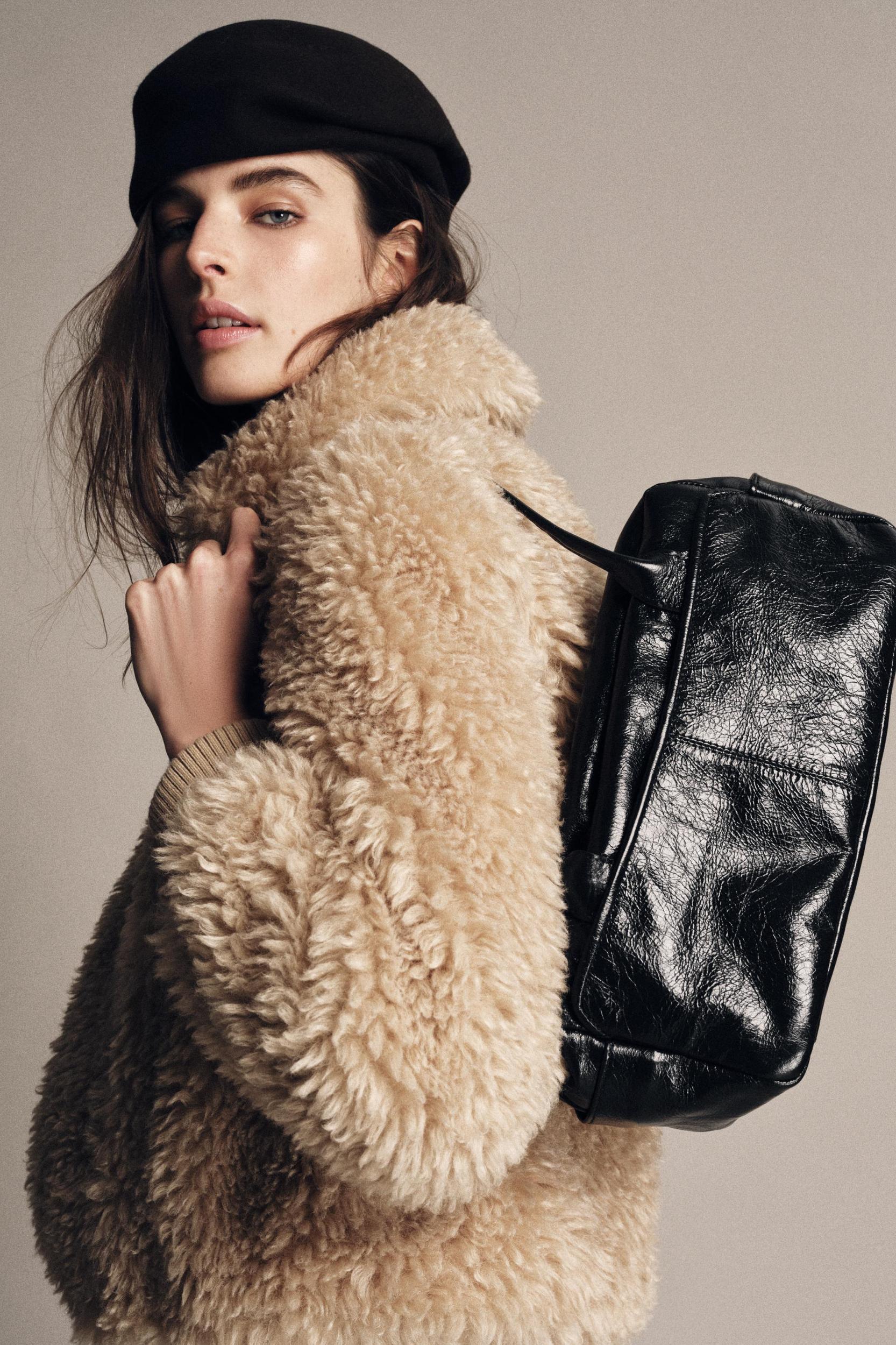 LEATHER BOWLING BAG Product Image