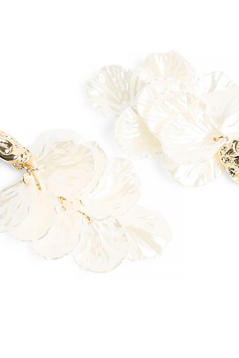 Petal Earrings Product Image