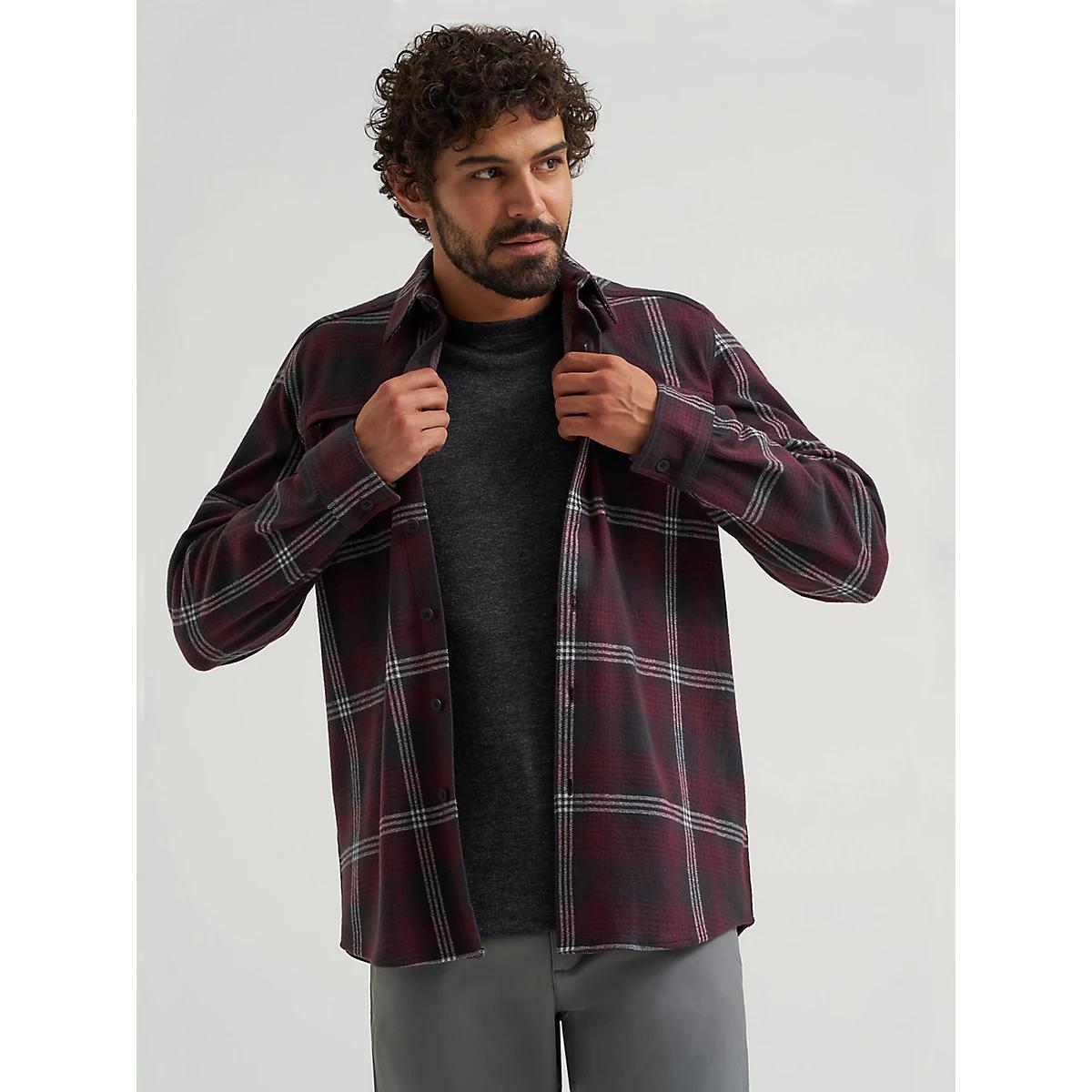 Wrangler ATG™ Men's Campsite Plaid Shirt in Port Royale Product Image