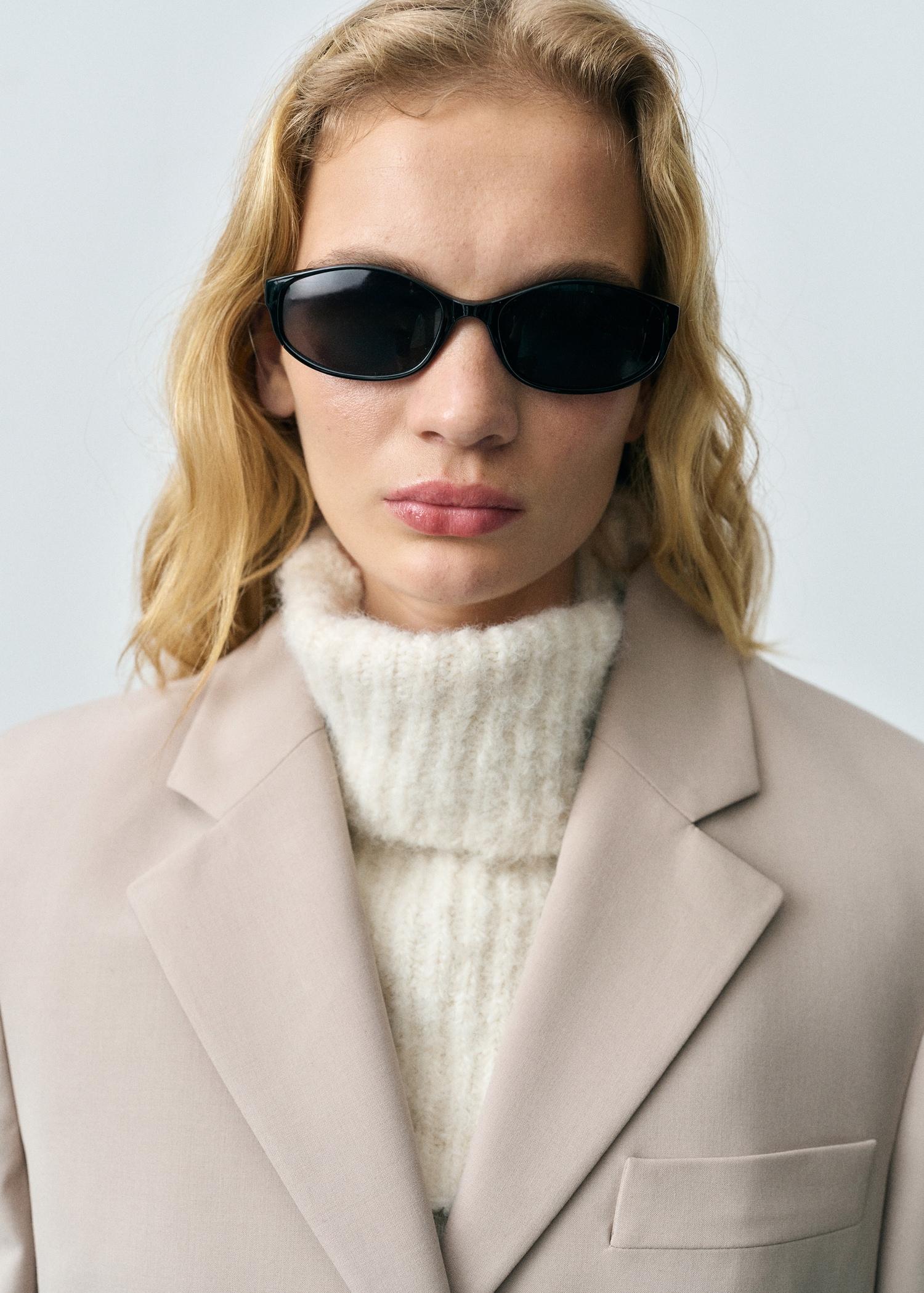 Structured straight-fit blazer - Women | MANGO USA Product Image