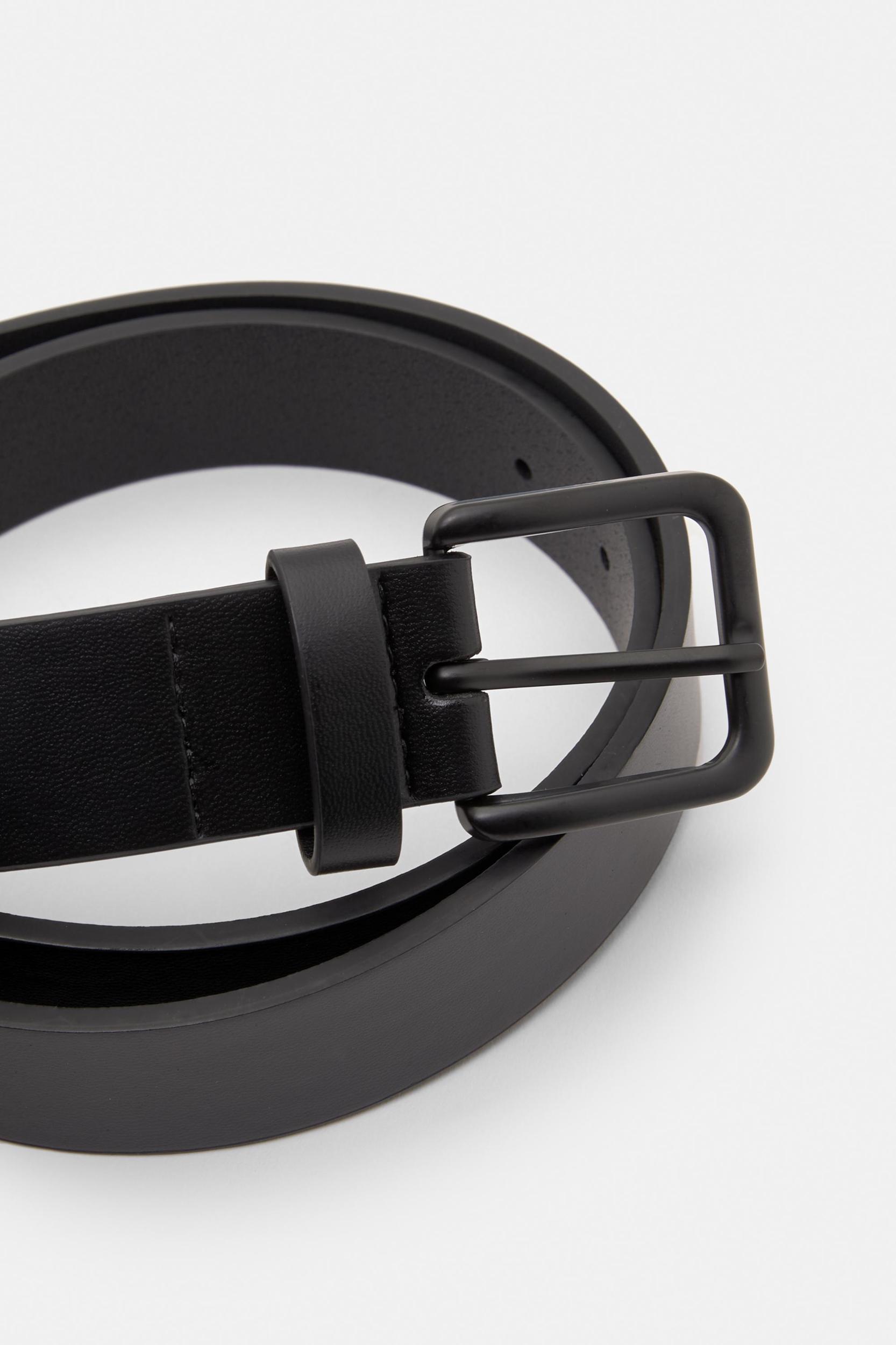 Faux leather belt with matte buckle Product Image