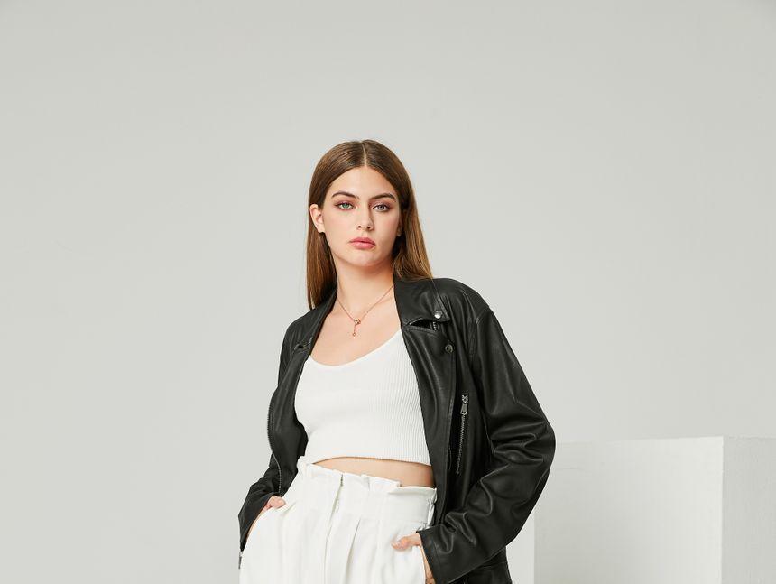 High-Waist Pleated Shorts Product Image